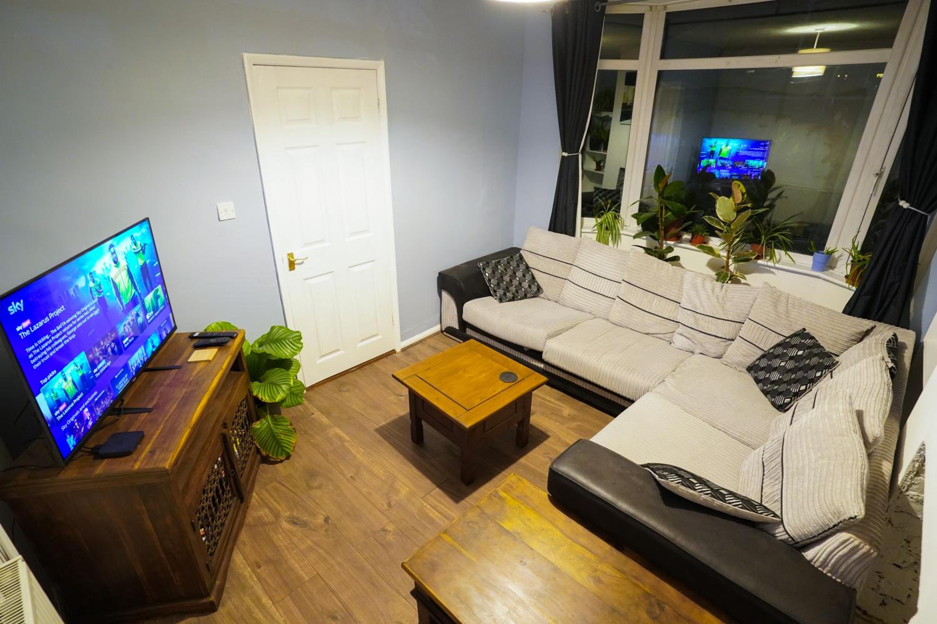 Three-Bedroom House photo 2