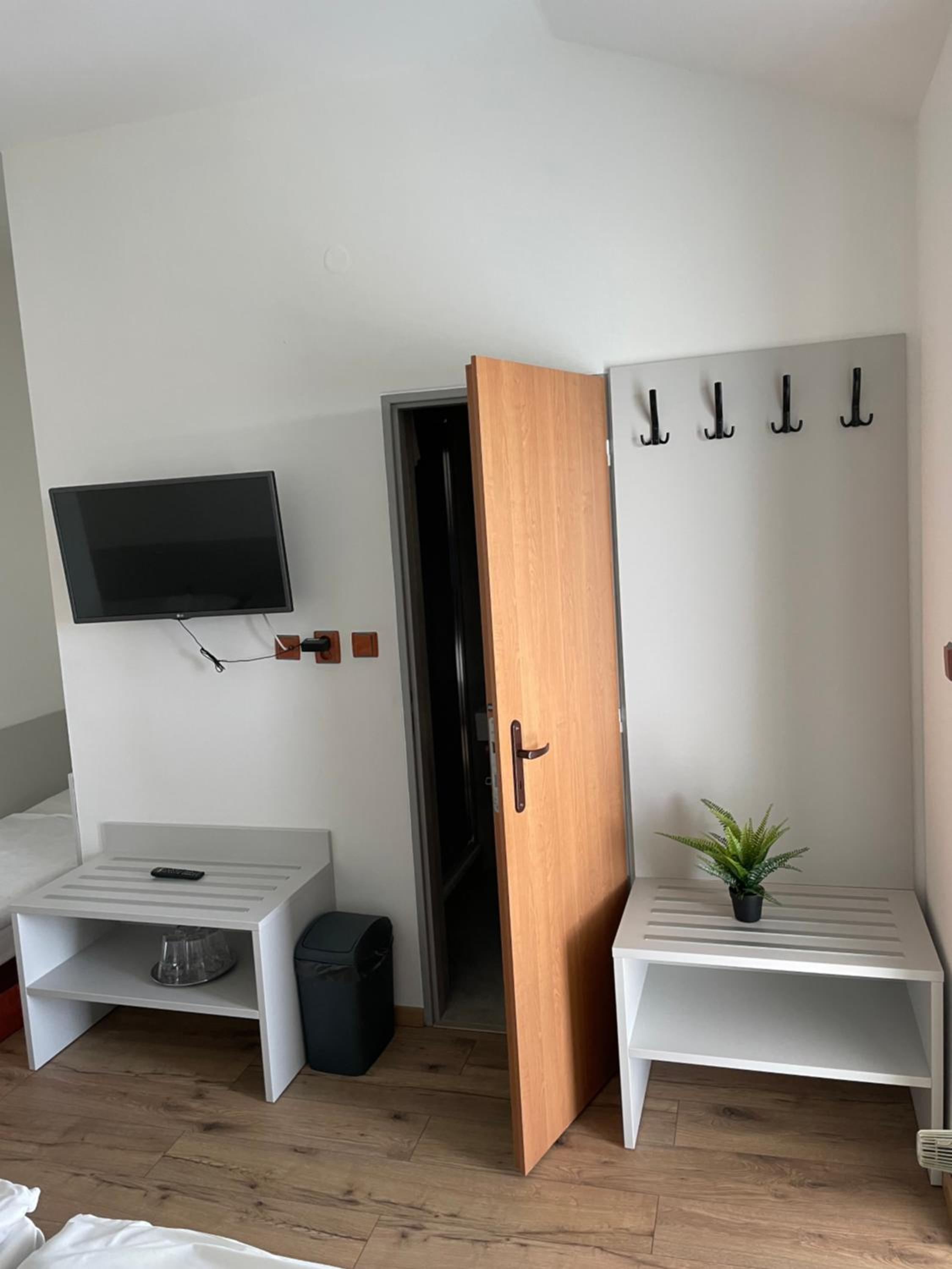 Double or Twin Room with Shower photo 1