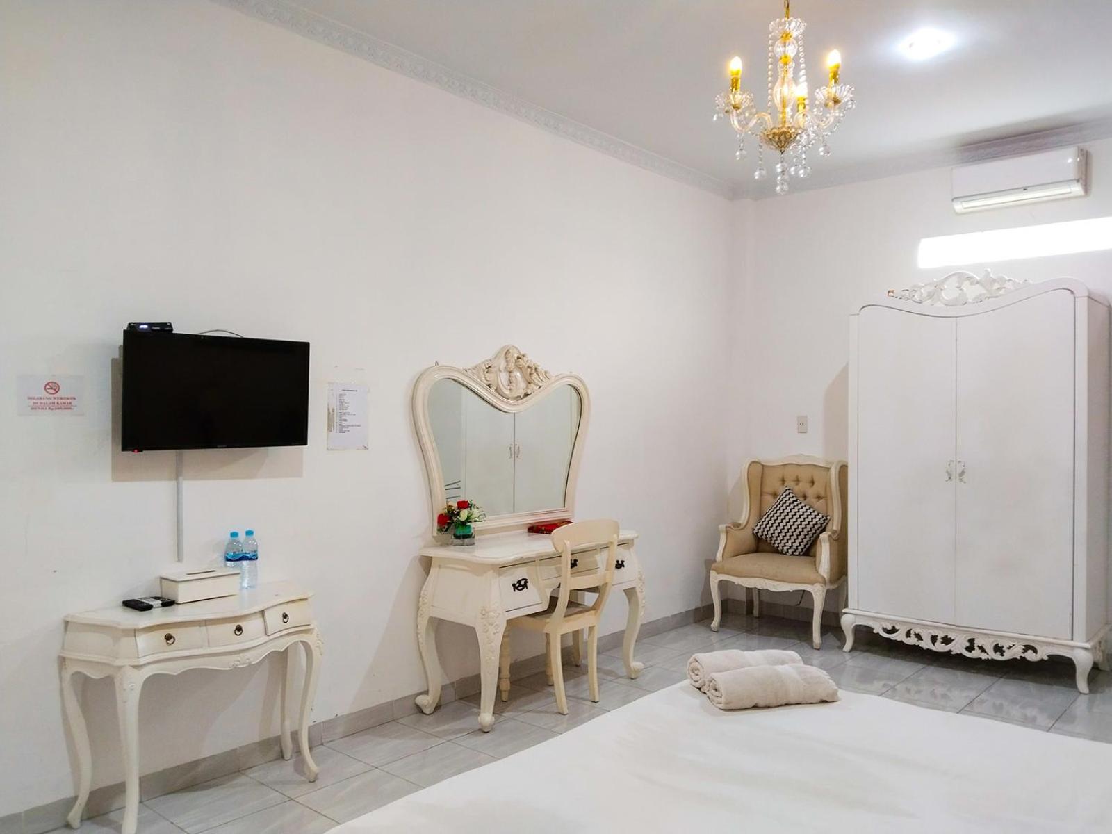 Suite - Photo 10
