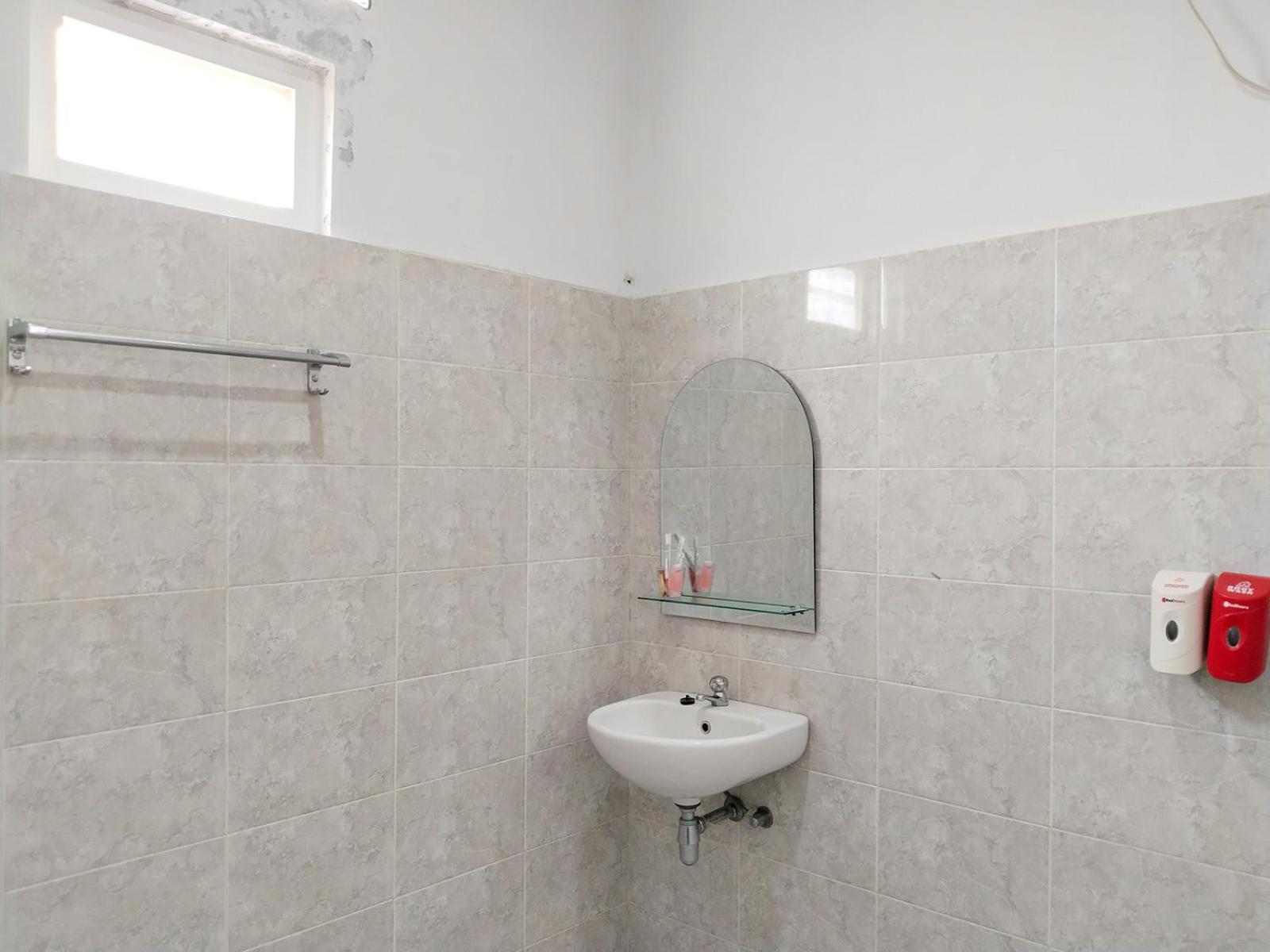Suite - Photo 7