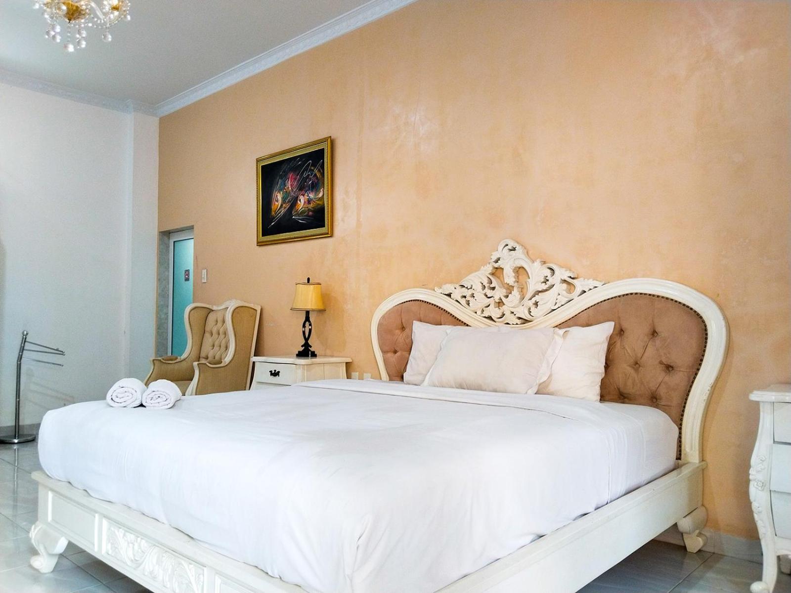 Suite - Photo 5