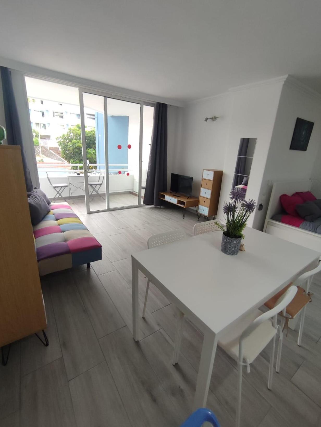 Estudio con Balcón