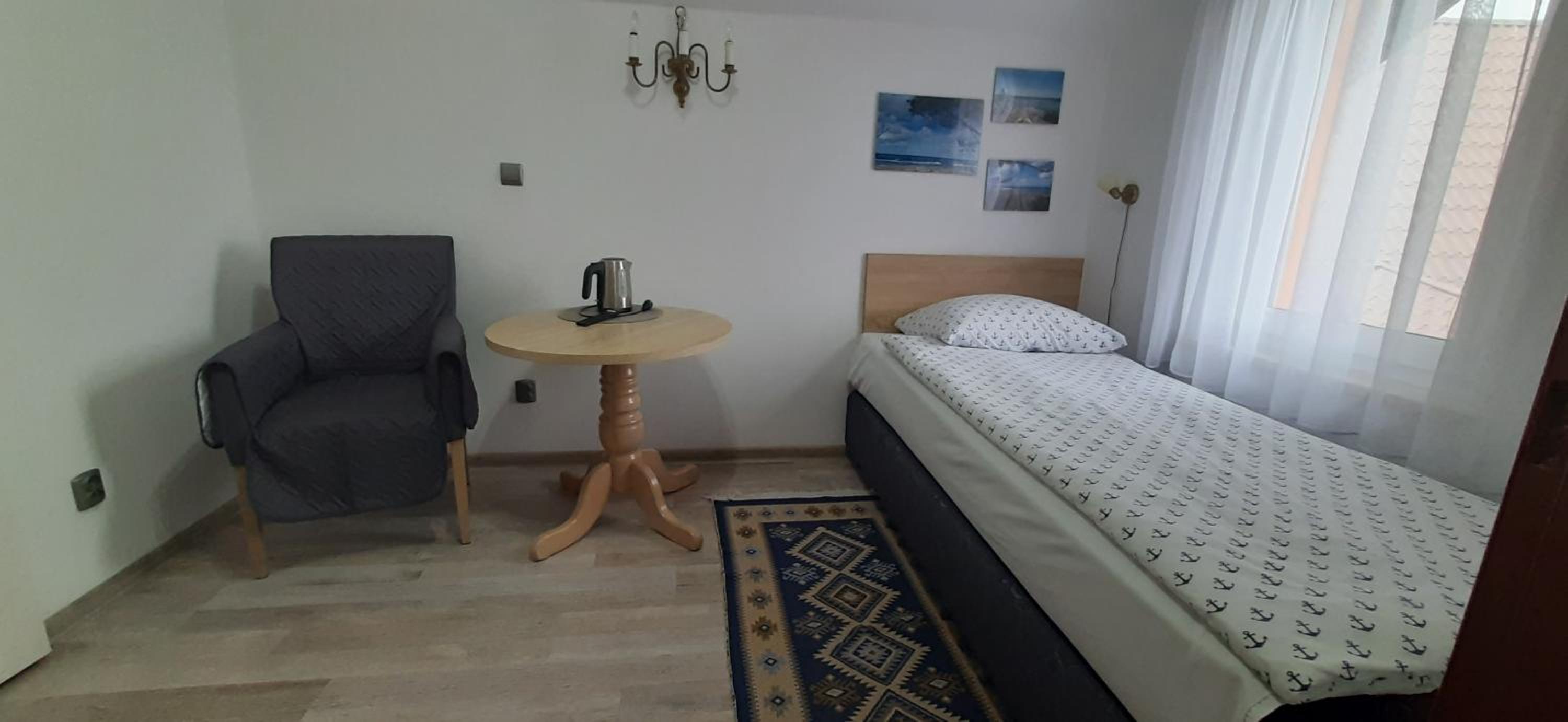 Single Room photo 2