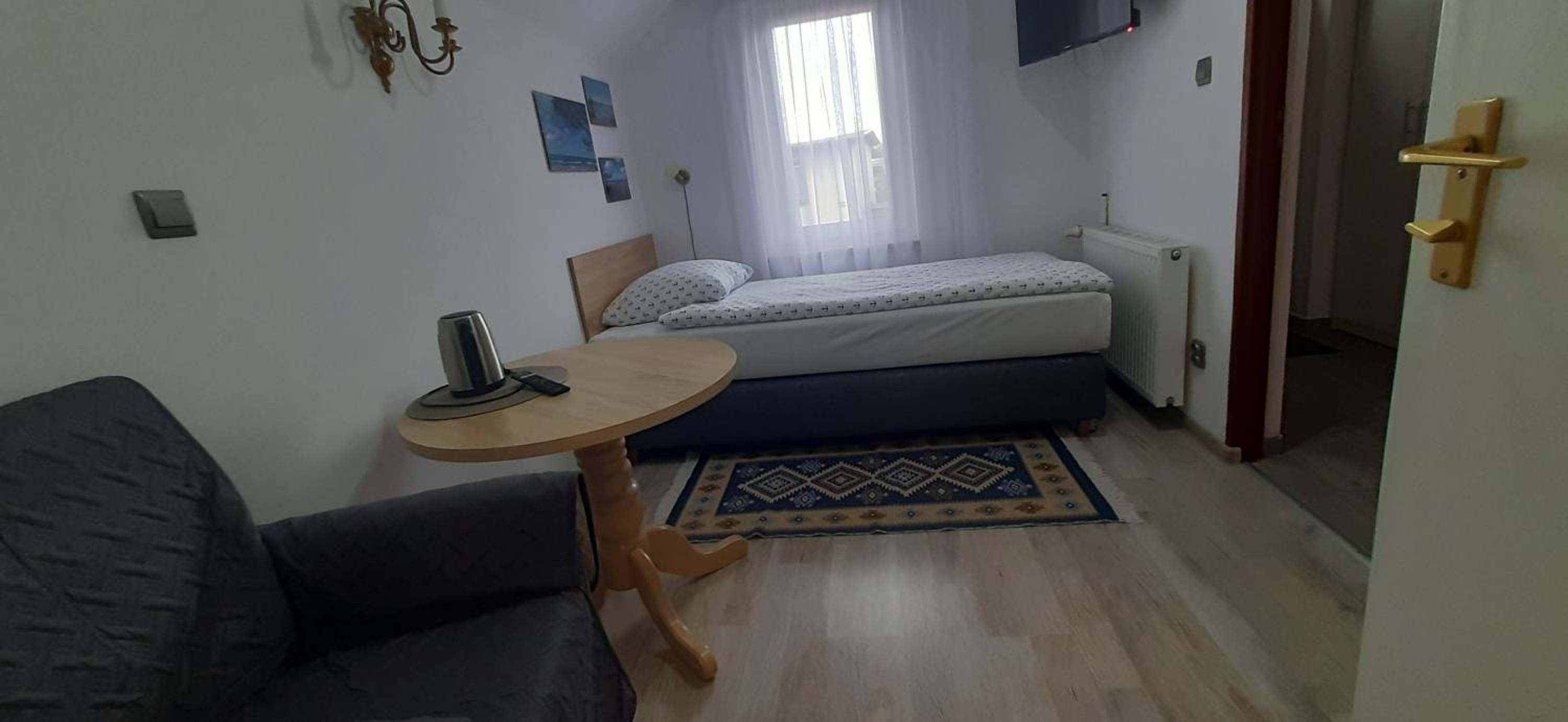 Single Room photo 3