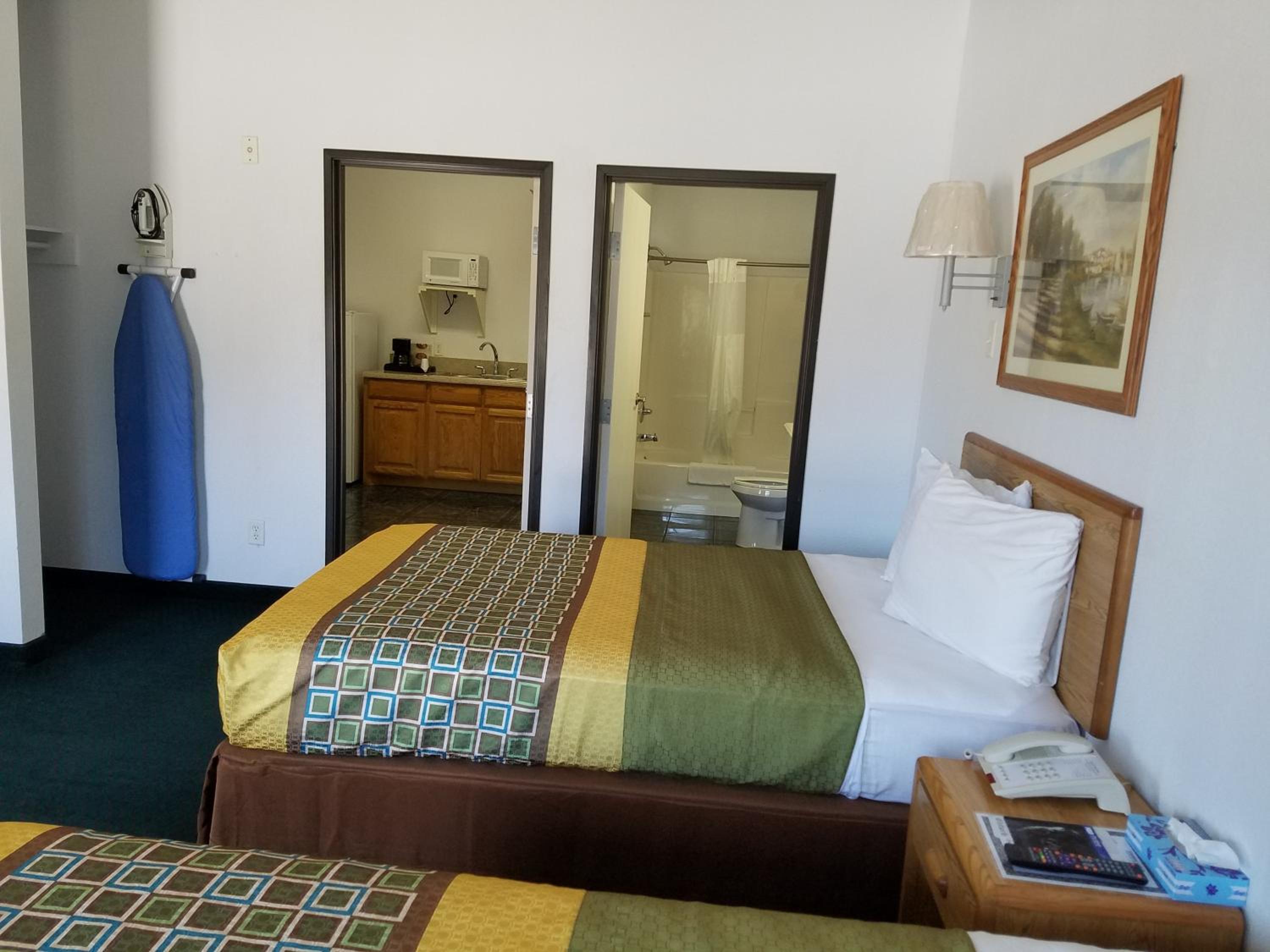 Double Room with Two Double Beds - Non-Smoking photo 1