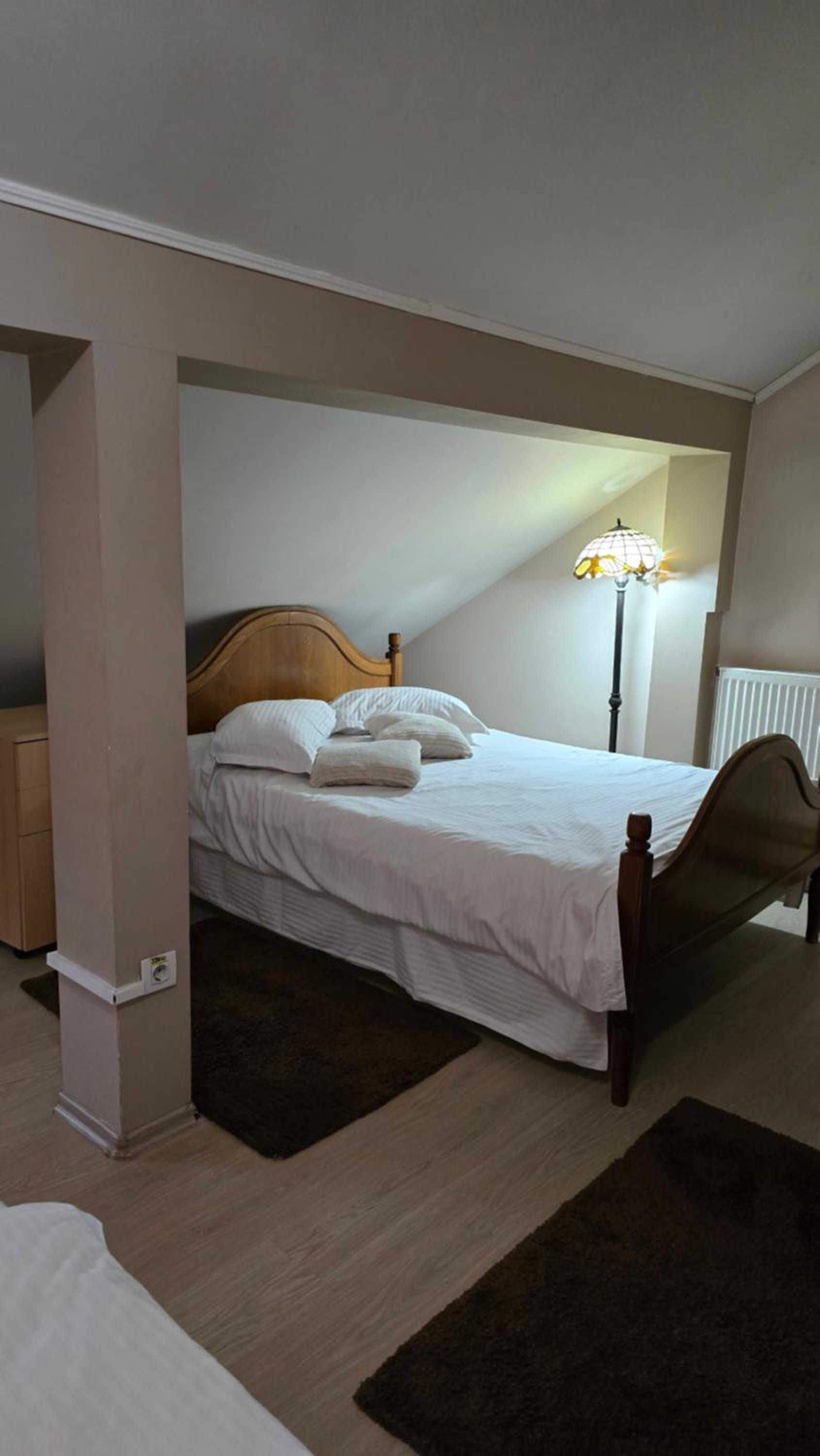 Quadruple Room with Bath - Photo 1