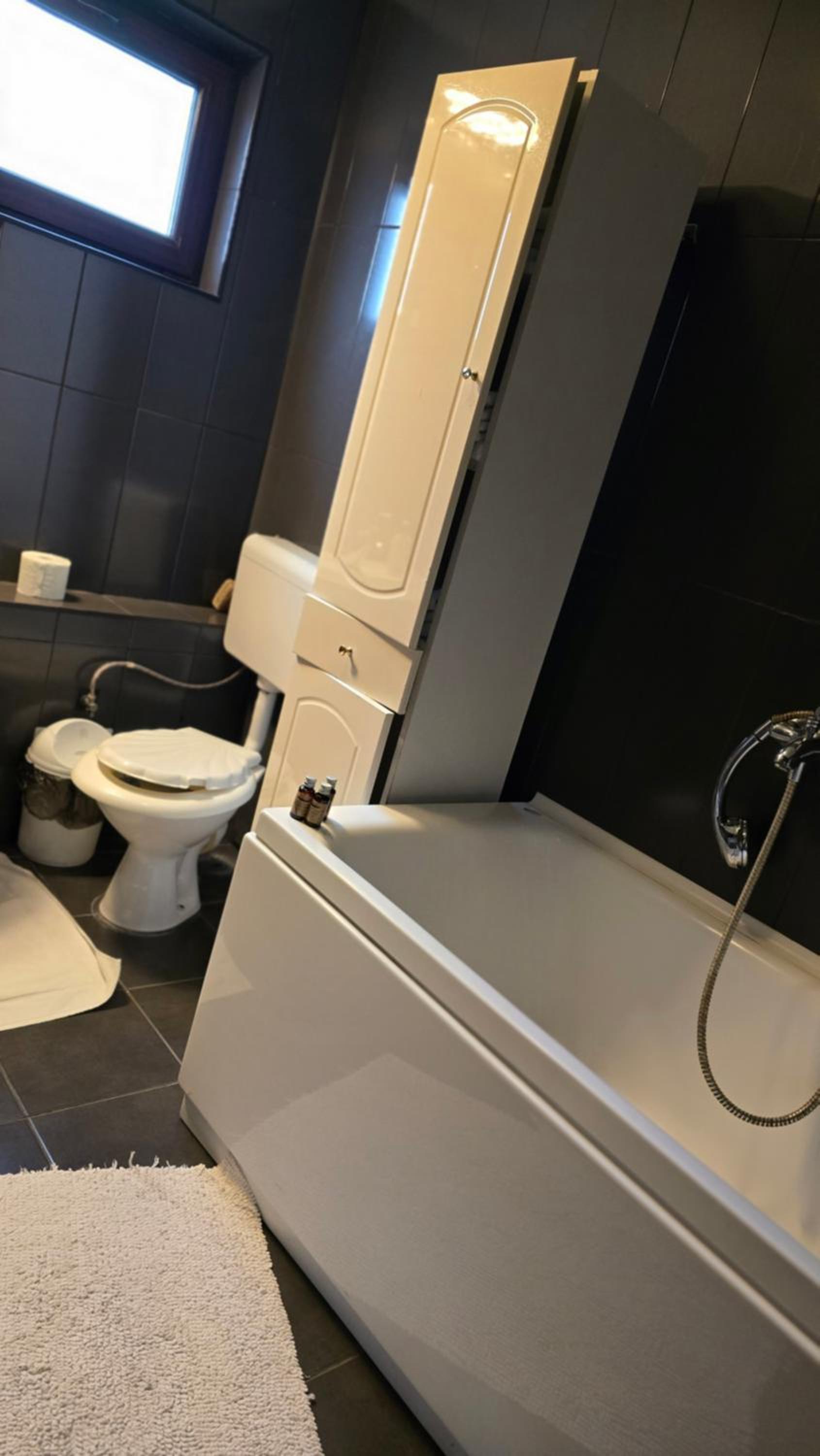 Quadruple Room with Bath - Photo 5