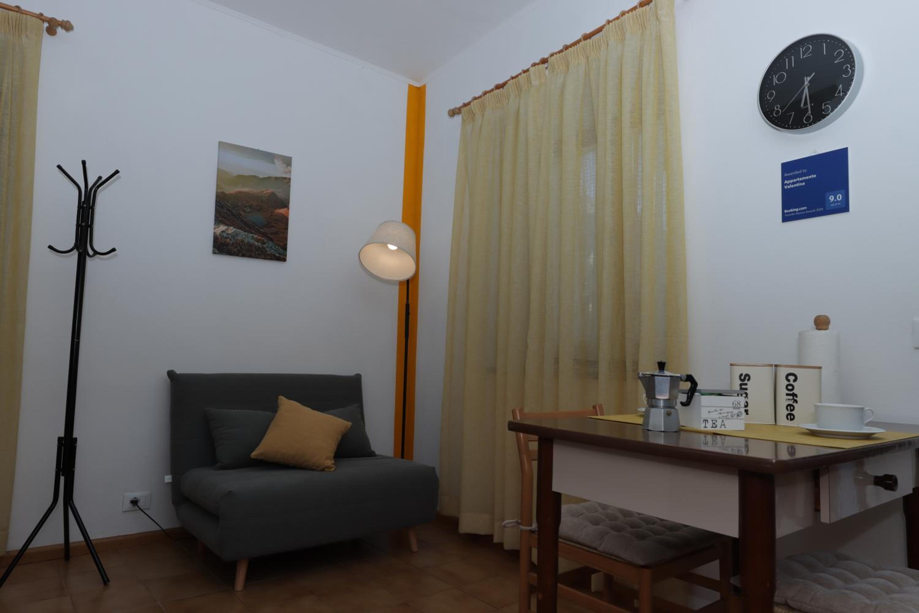 One-Bedroom Apartment photo 3