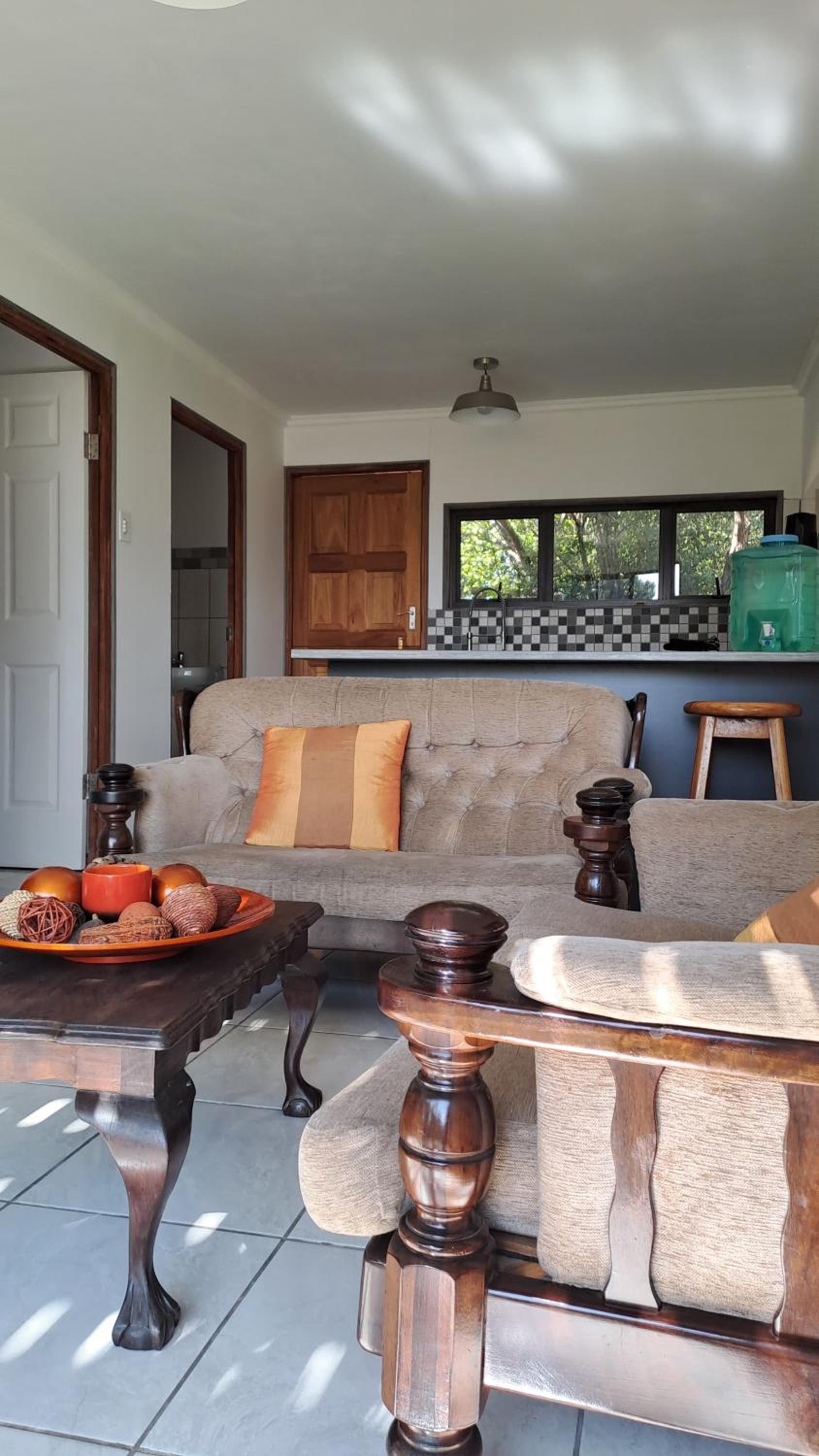 One-Bedroom House photo 2