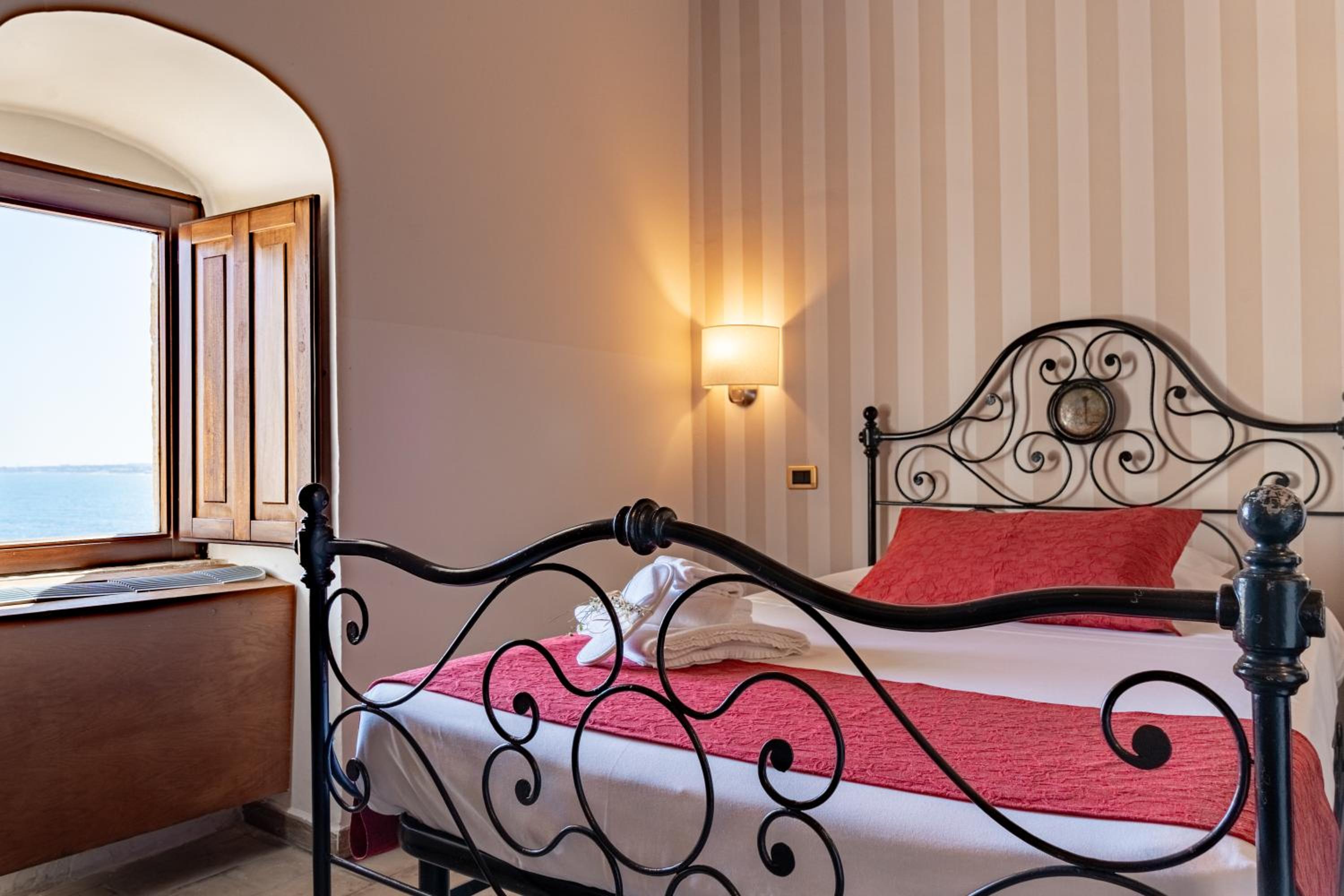 Standard Single Room photo 2