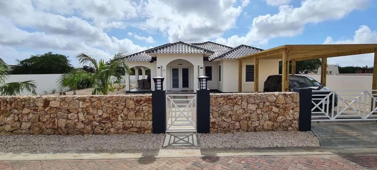 Villa photo 1