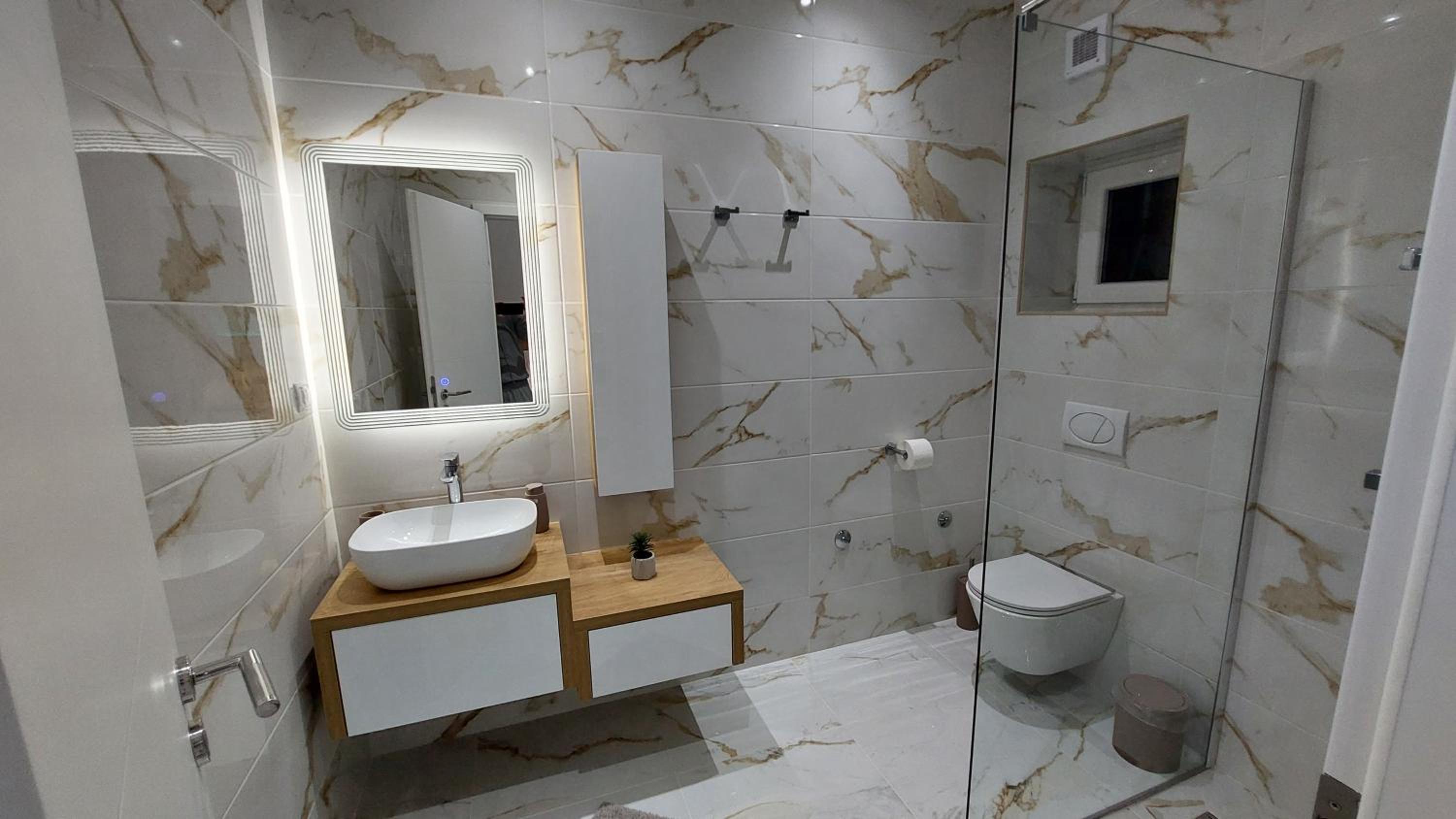 Deluxe Double Room with Shower photo 2