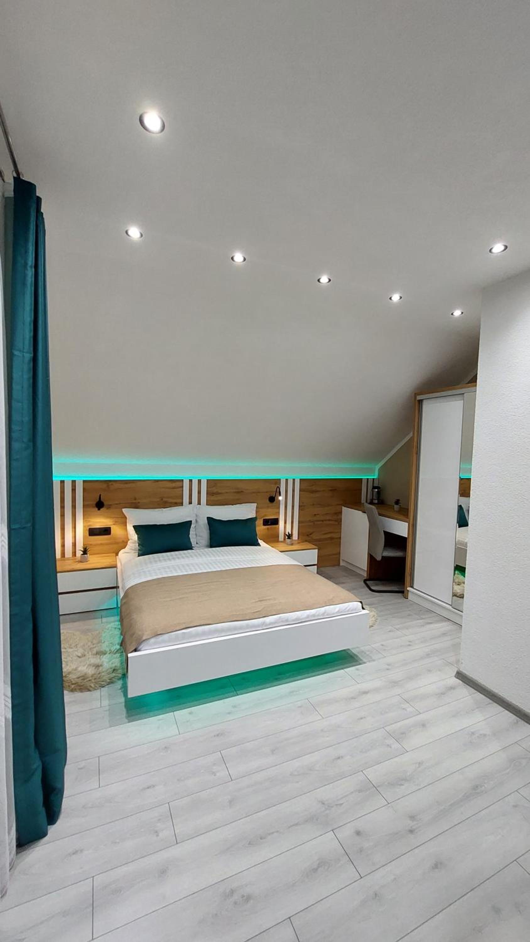 Deluxe Double Room with Shower