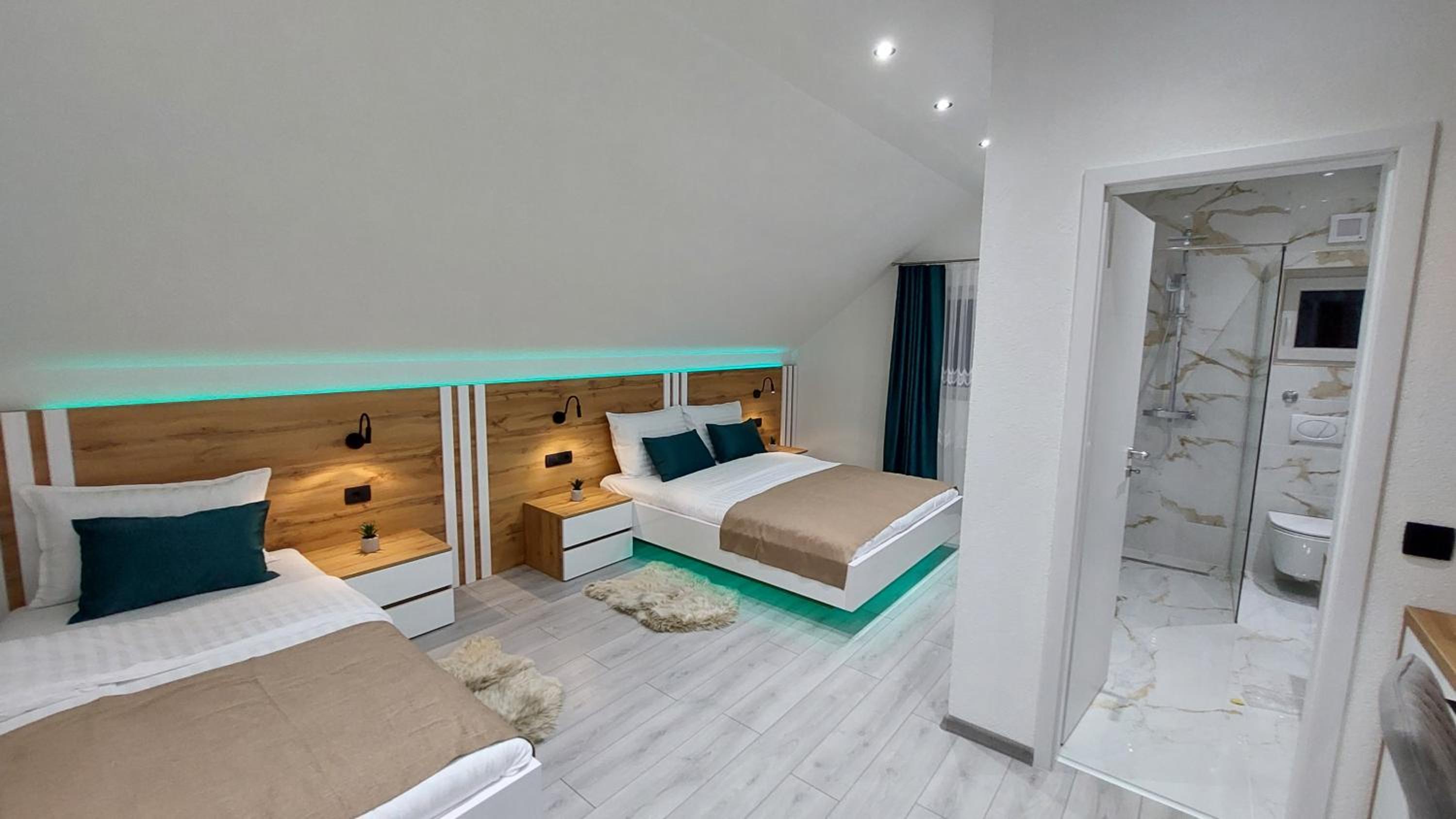 Deluxe Triple Room photo 3