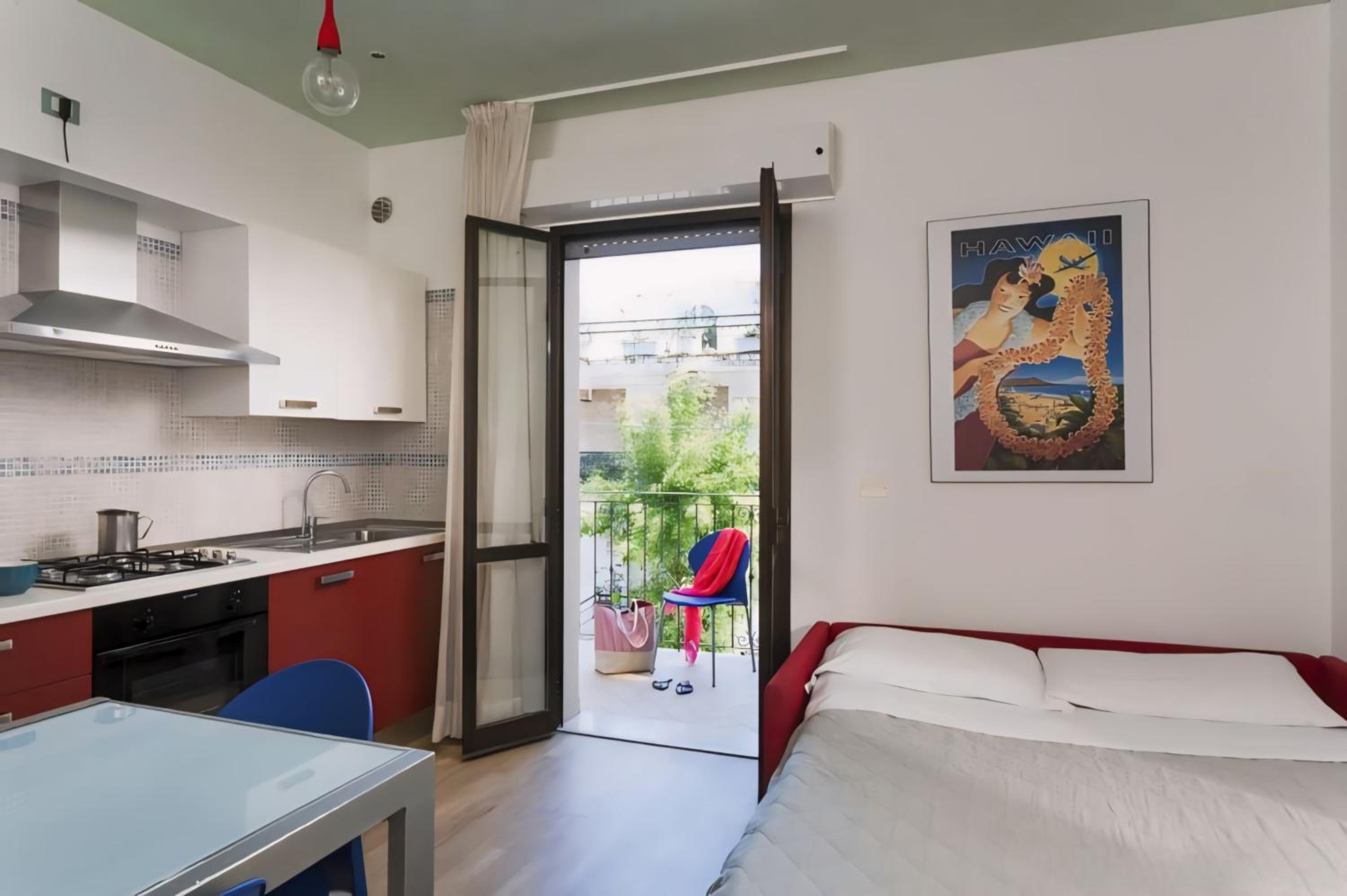 One-Bedroom Apartment photo 1