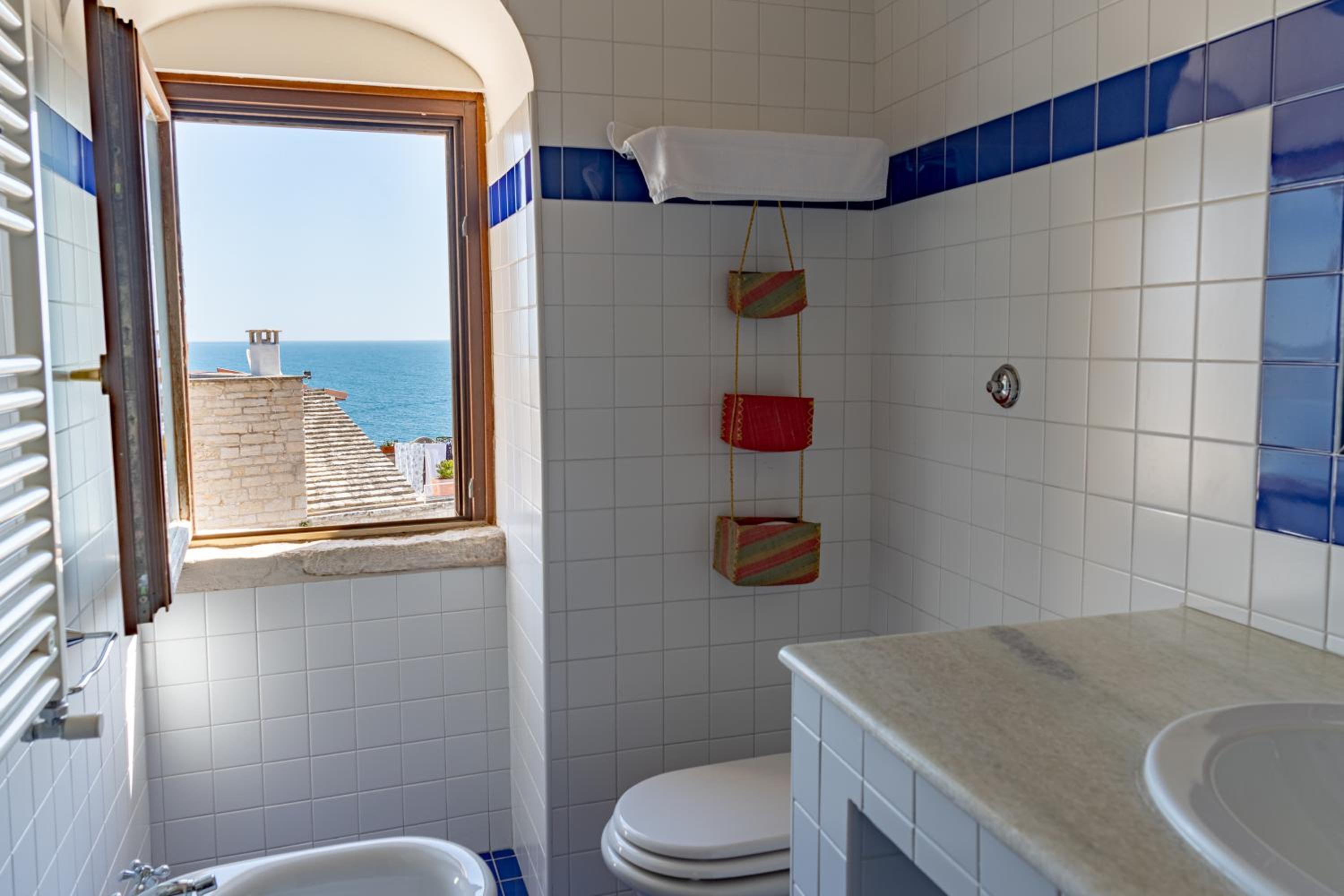 Comfort Triple Room with Shower photo 3