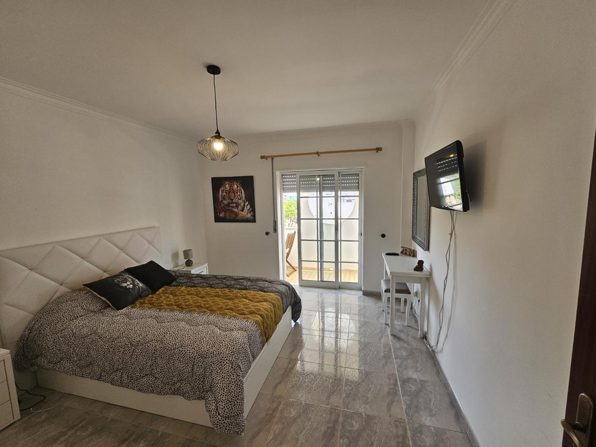 Apartment with Balcony photo 3