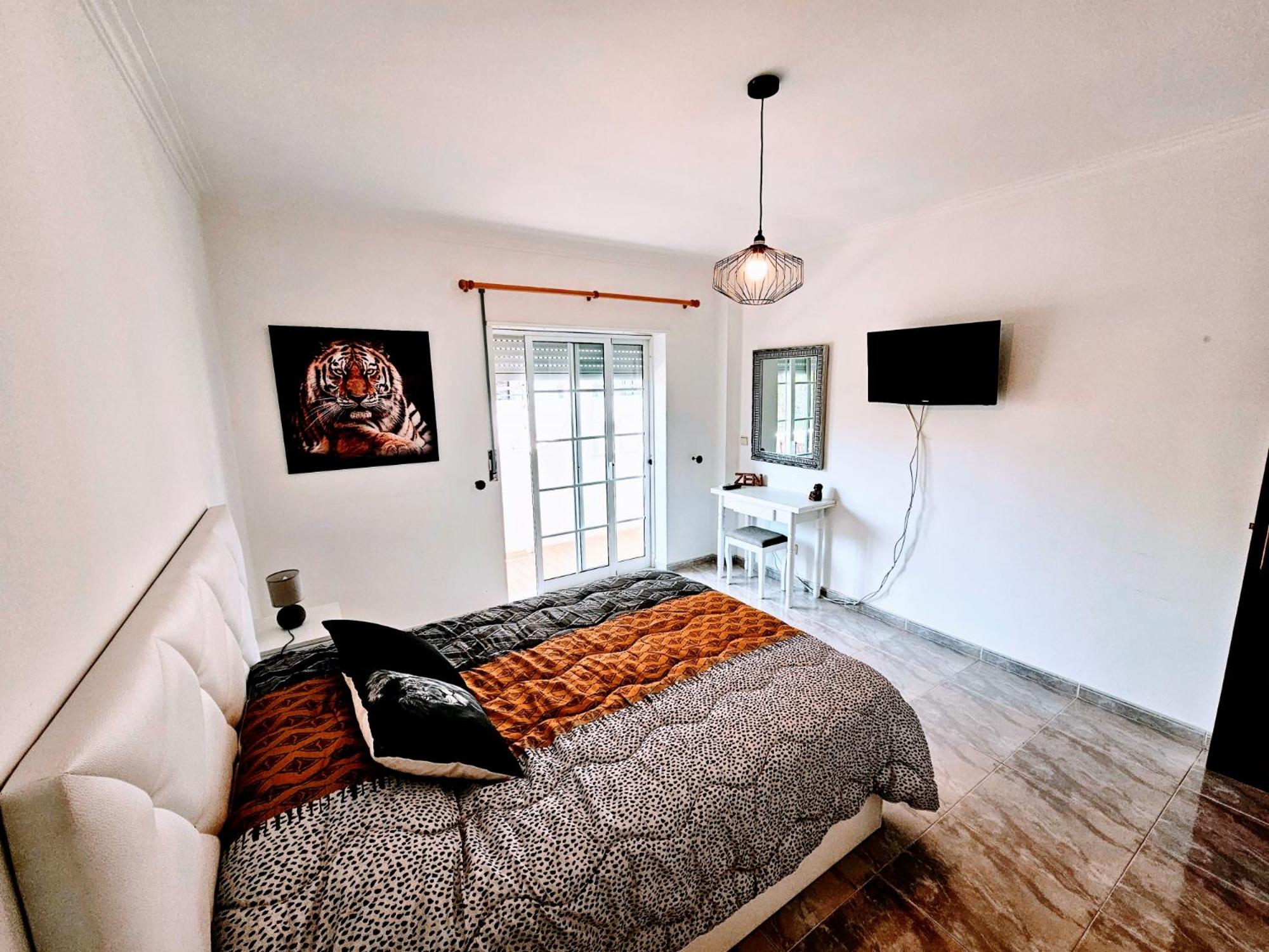 Apartment with Balcony photo 2