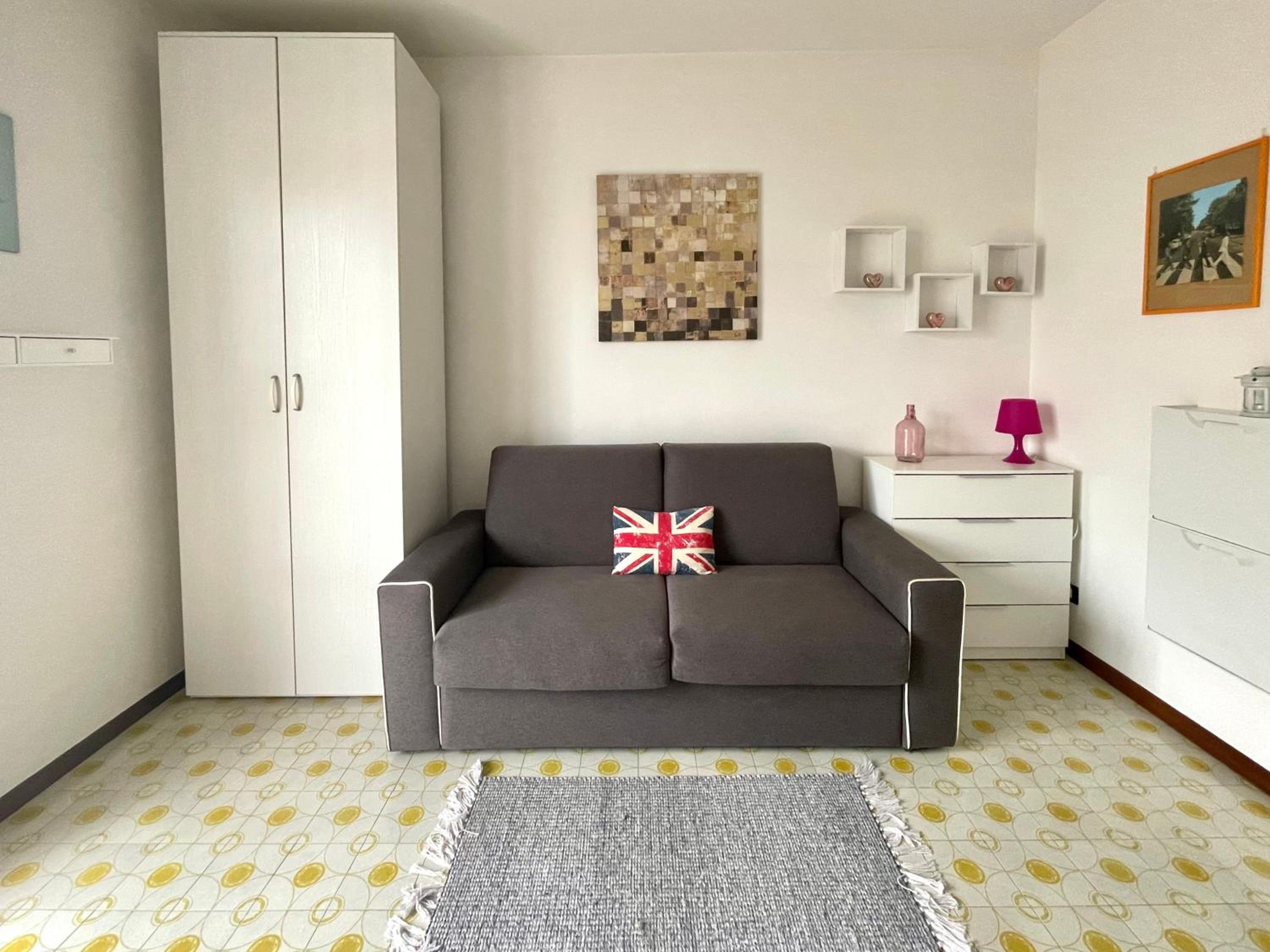 Studio Apartment
