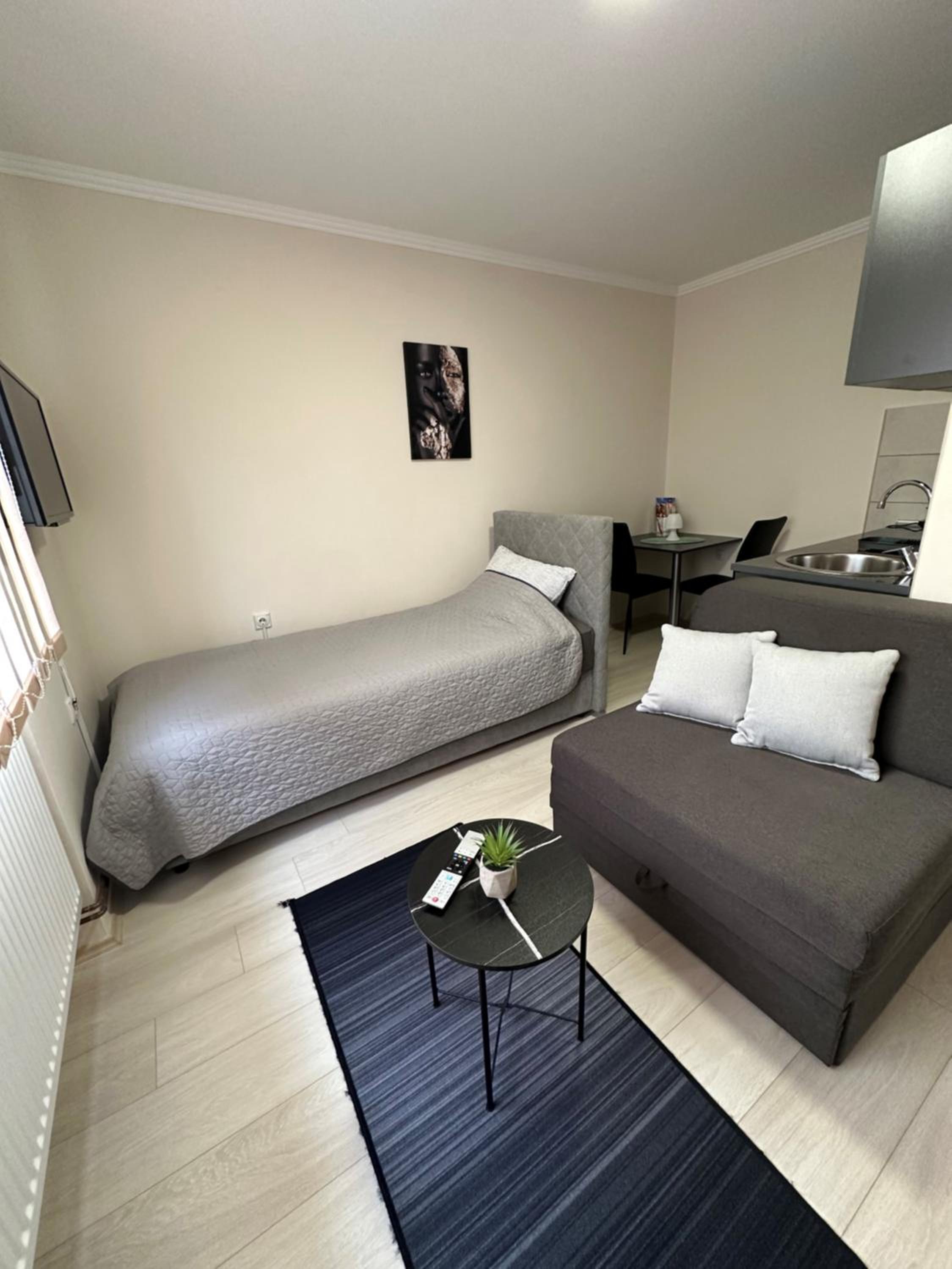 Single Room with Private Bathroom photo 1