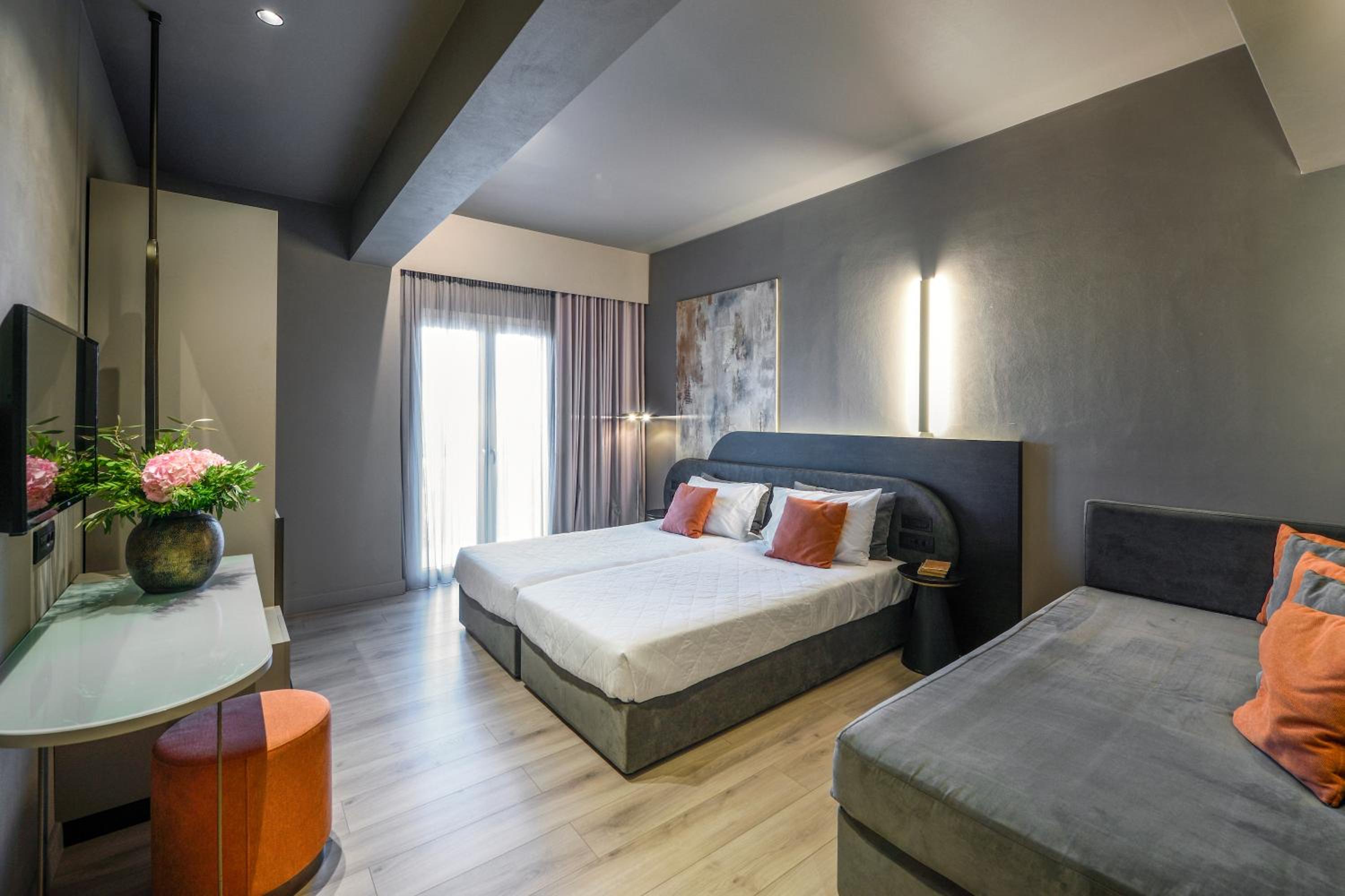 Superior Twin Room with Balcony and Square-Liston View