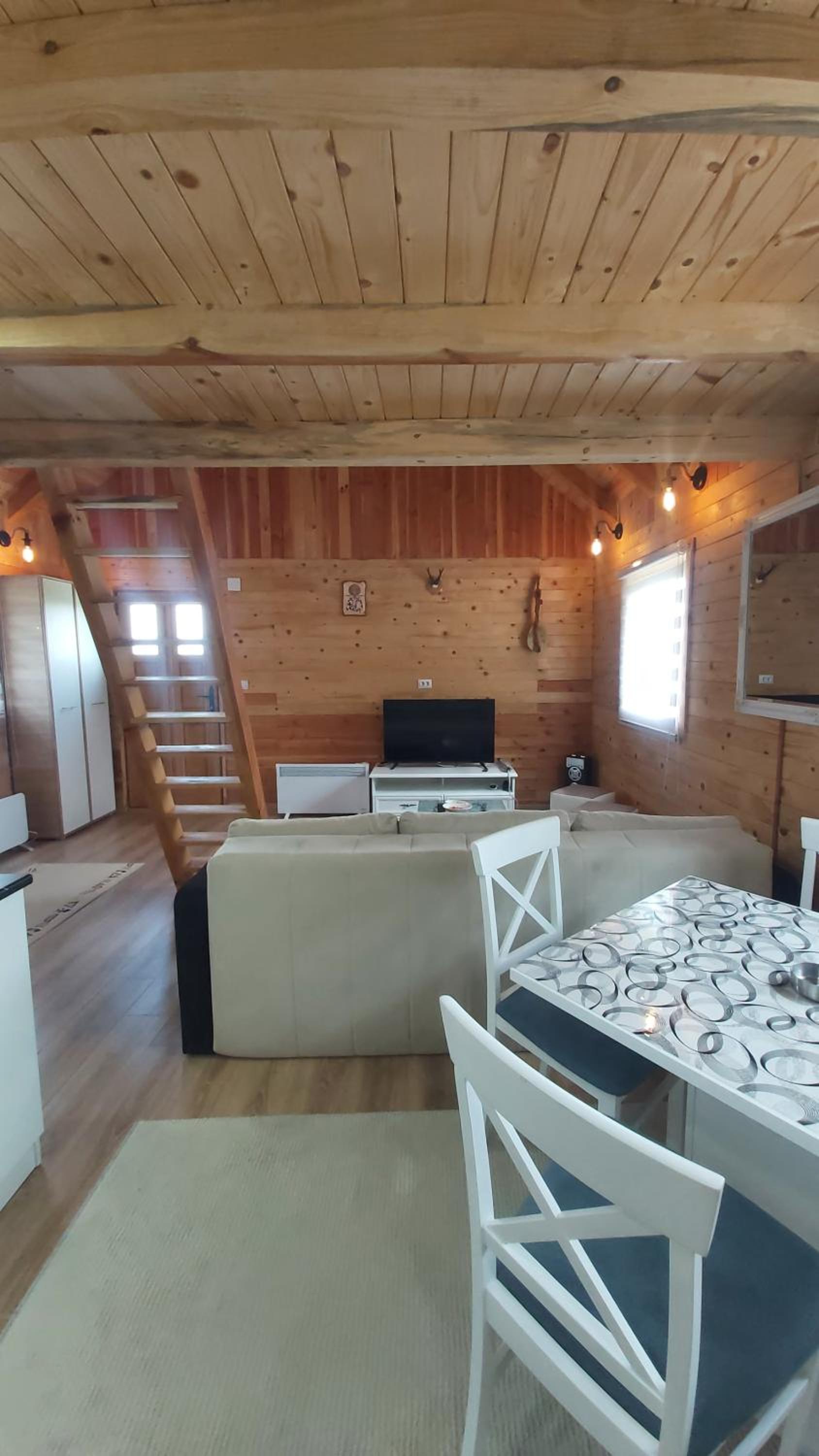 One-Bedroom House photo 1