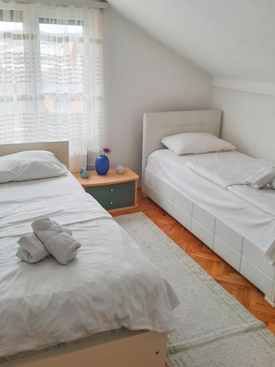 Economy Triple Room with Shared Bathroom