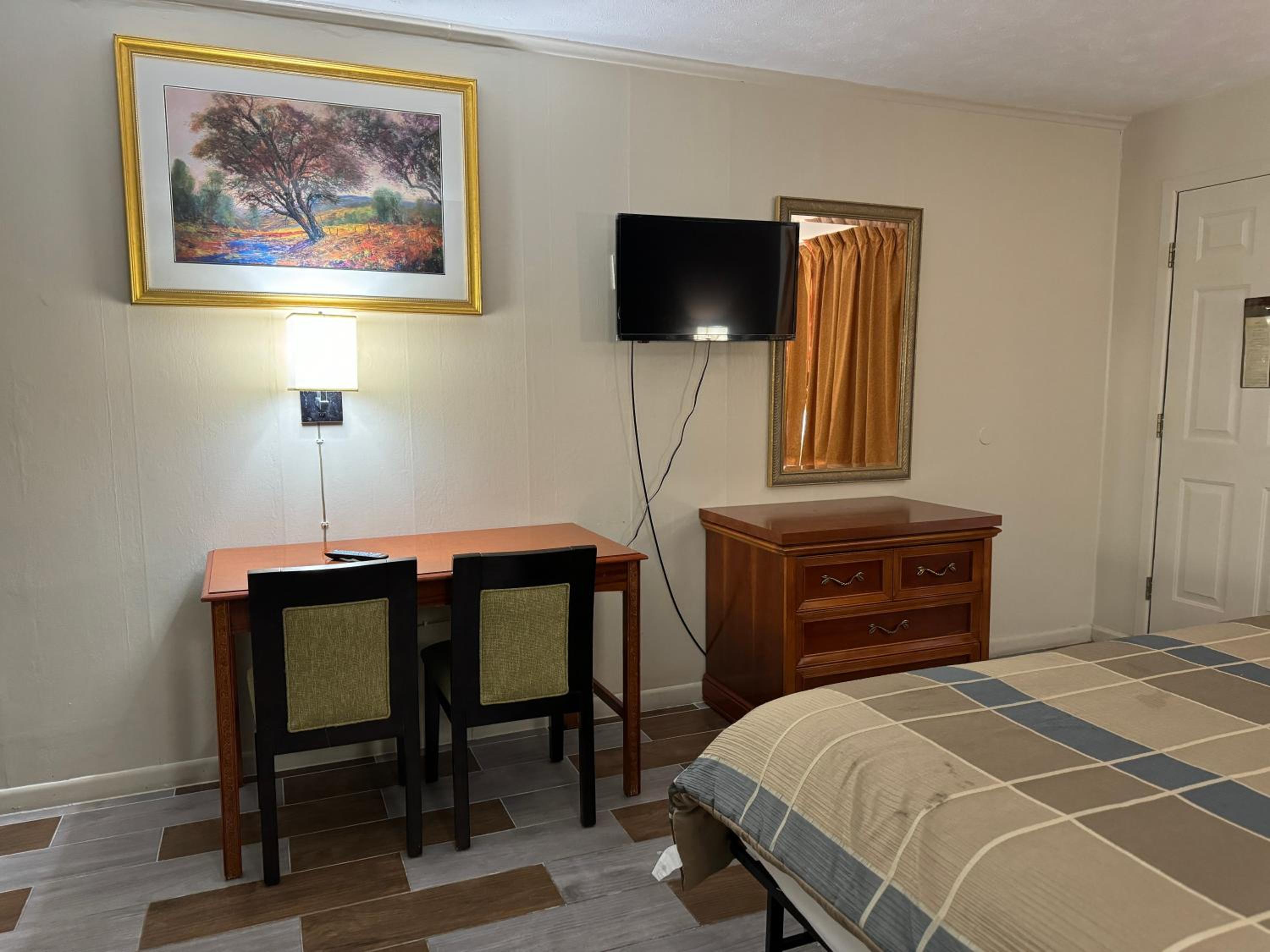 Deluxe Double Room - Photo 11