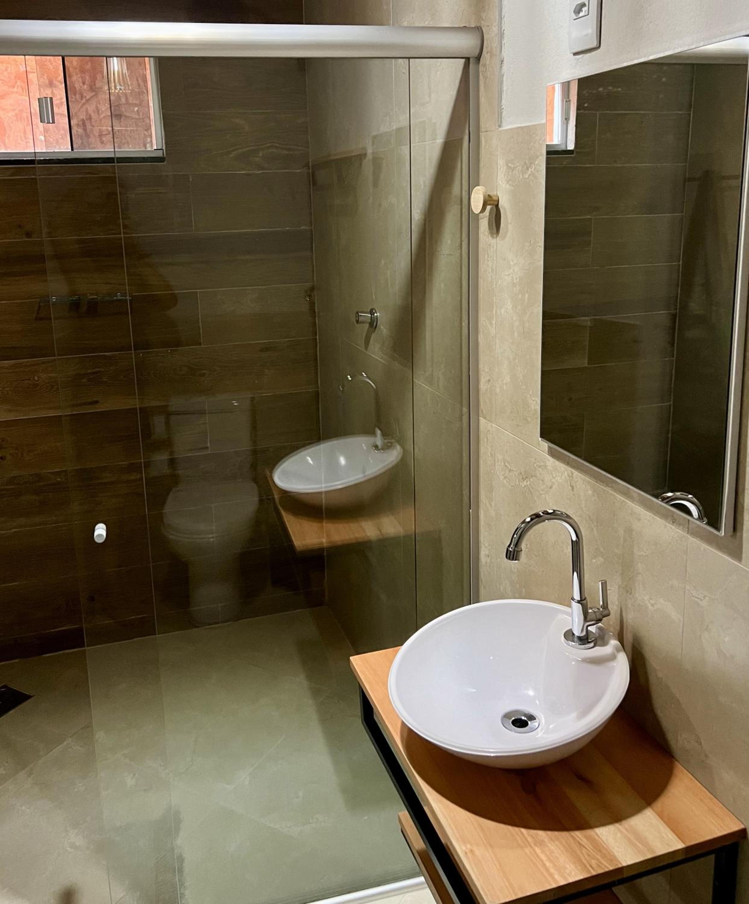 Standard Suite - Photo 3