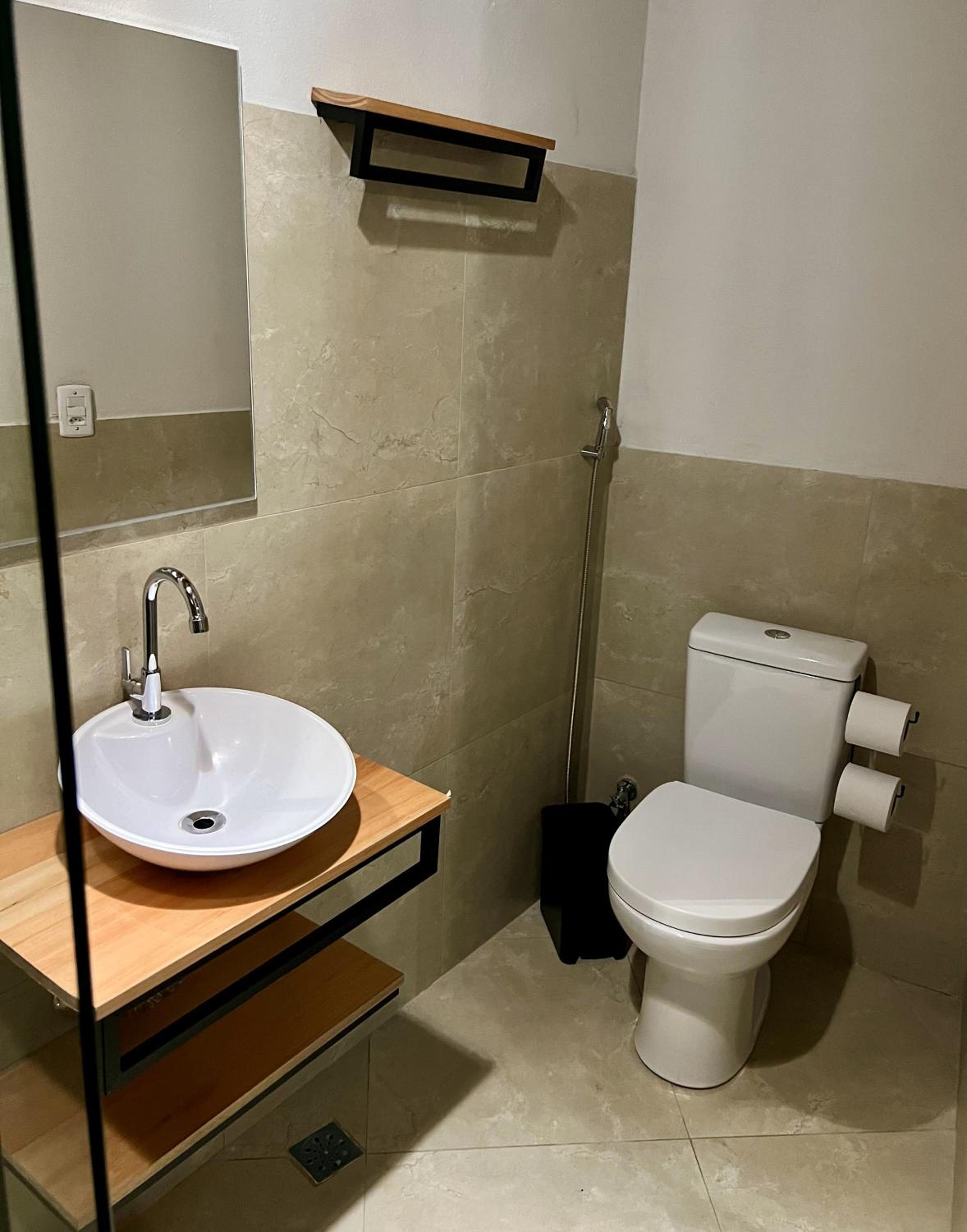 Standard Suite - Photo 4