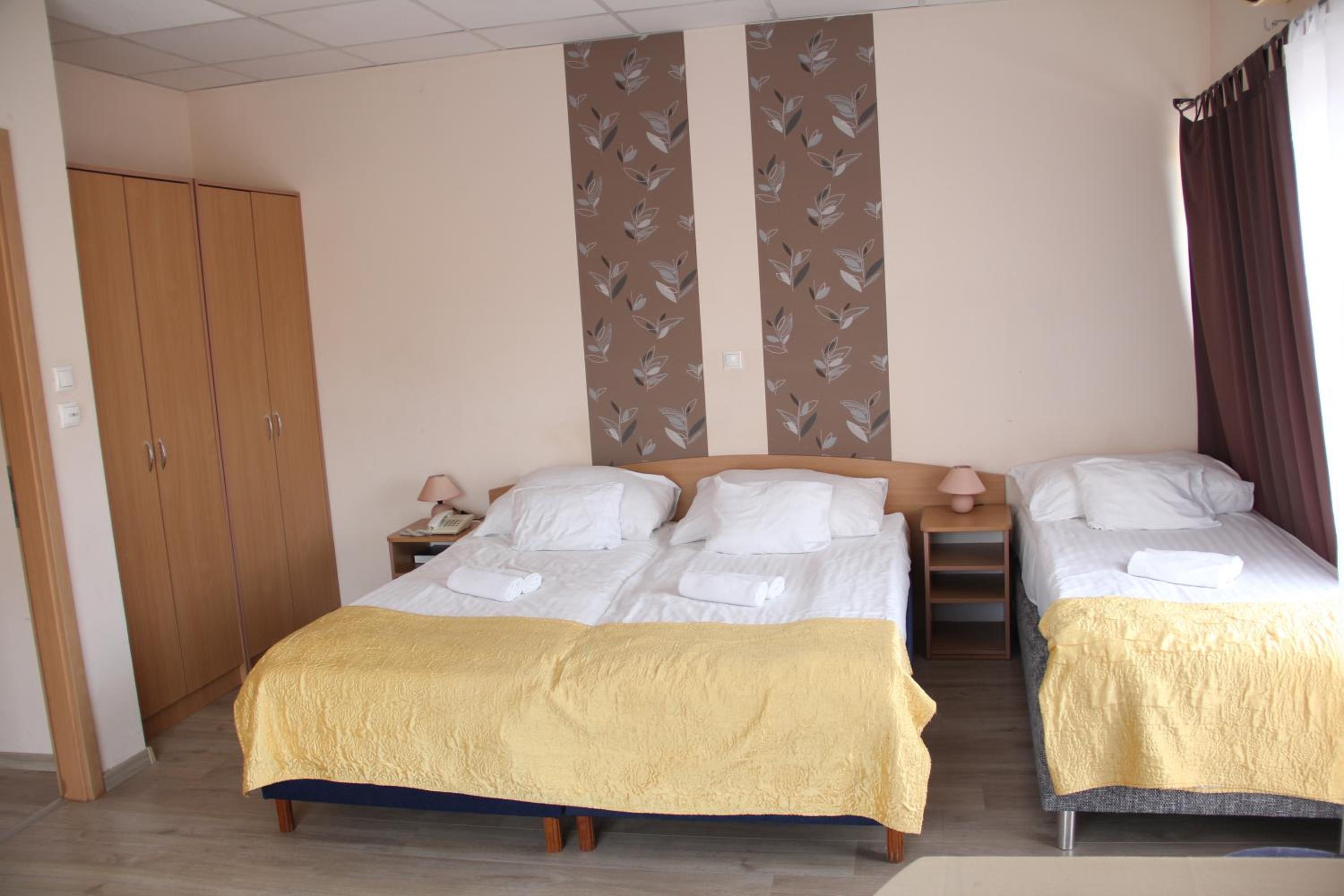 Standard Triple Room - Photo 1