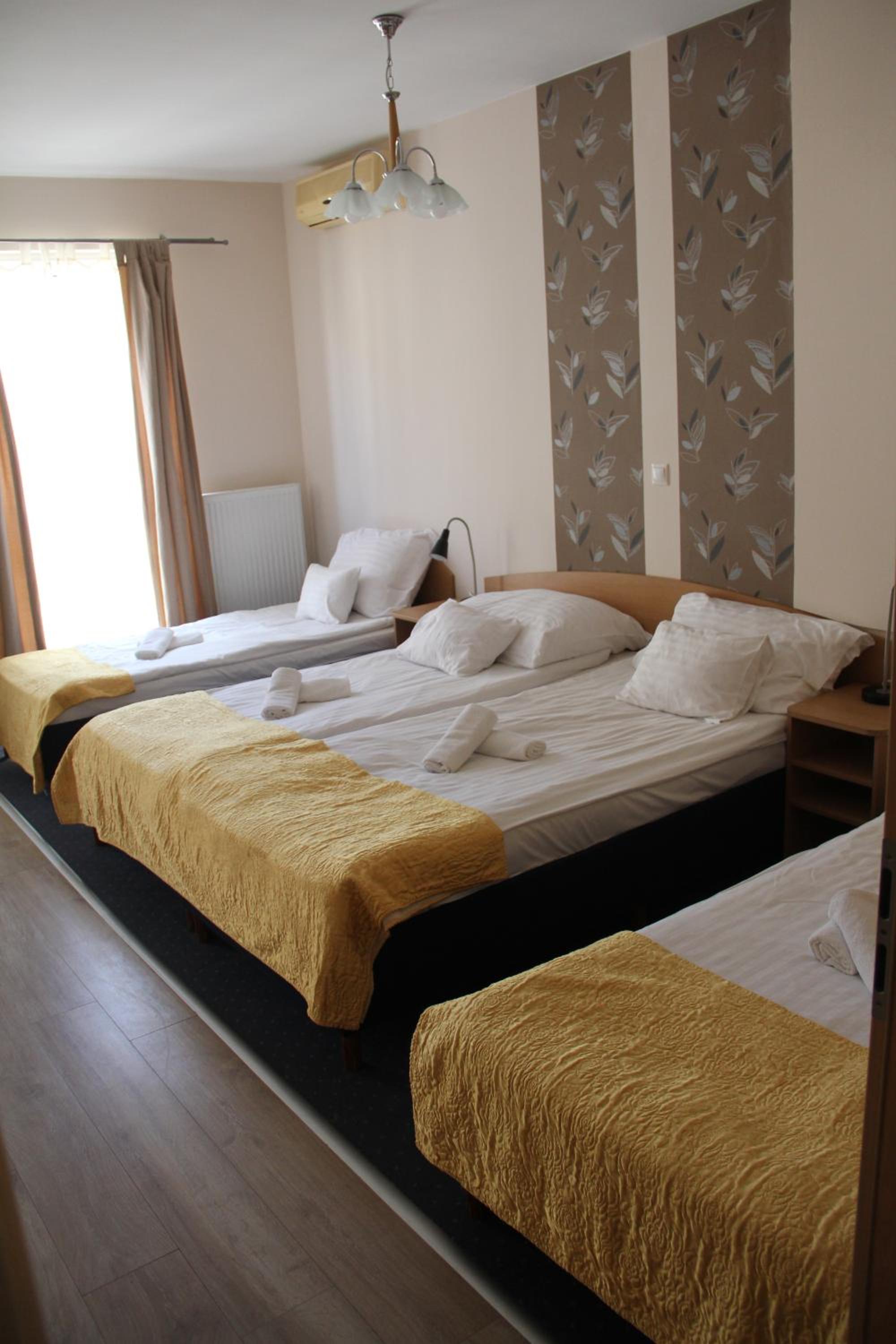 Standard Quadruple Room - Photo 5