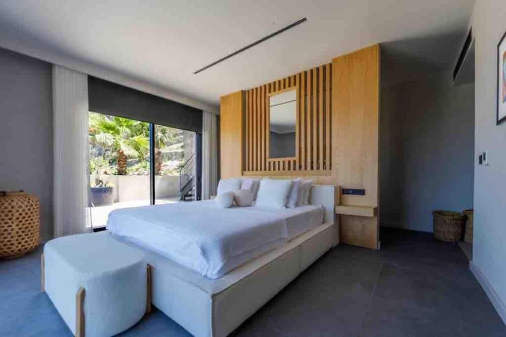 Villa photo 1