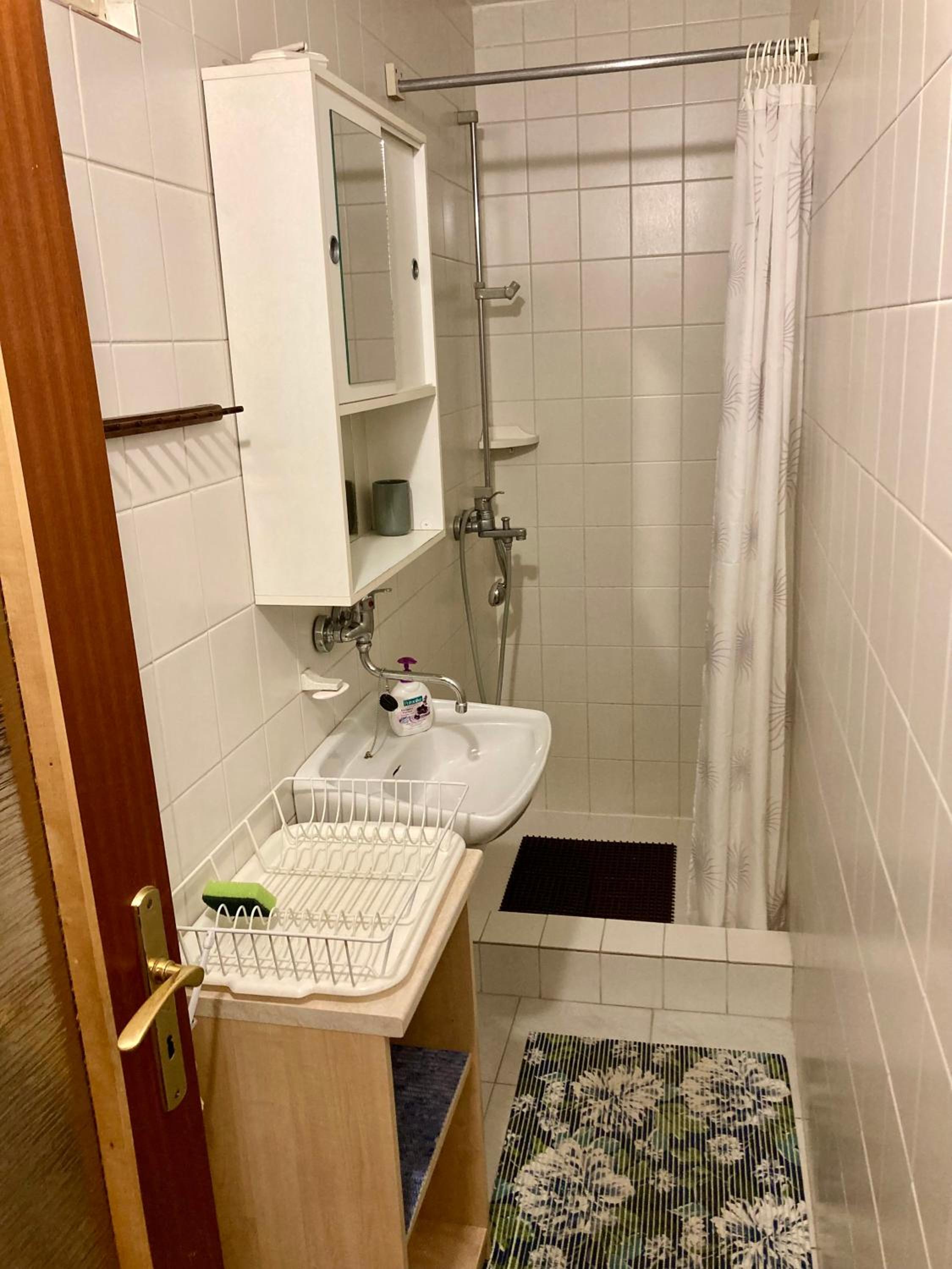 Standard Double Room with Shared Bathroom photo 3