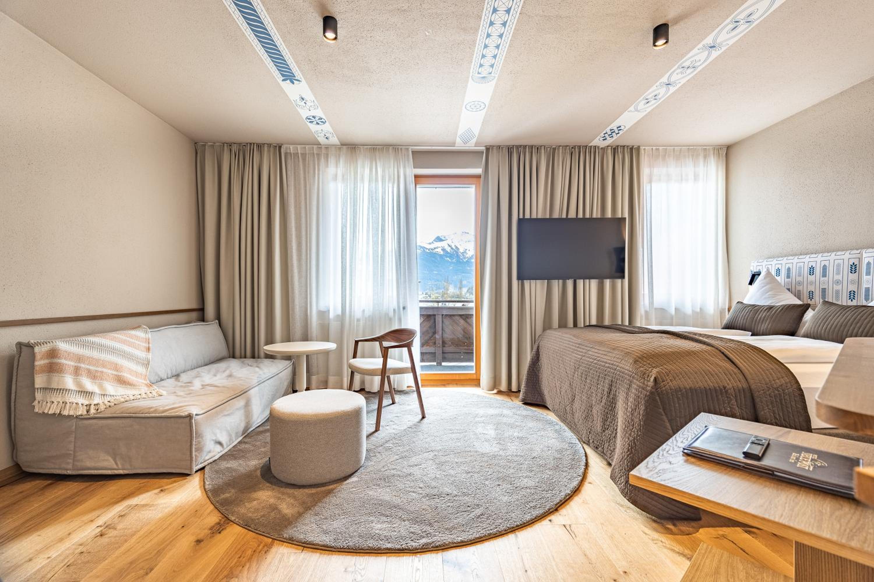 Deluxe Junior Suite - Photo 7