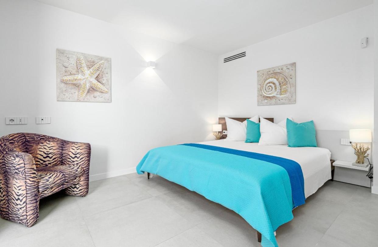 Deluxe Suite with Sea View