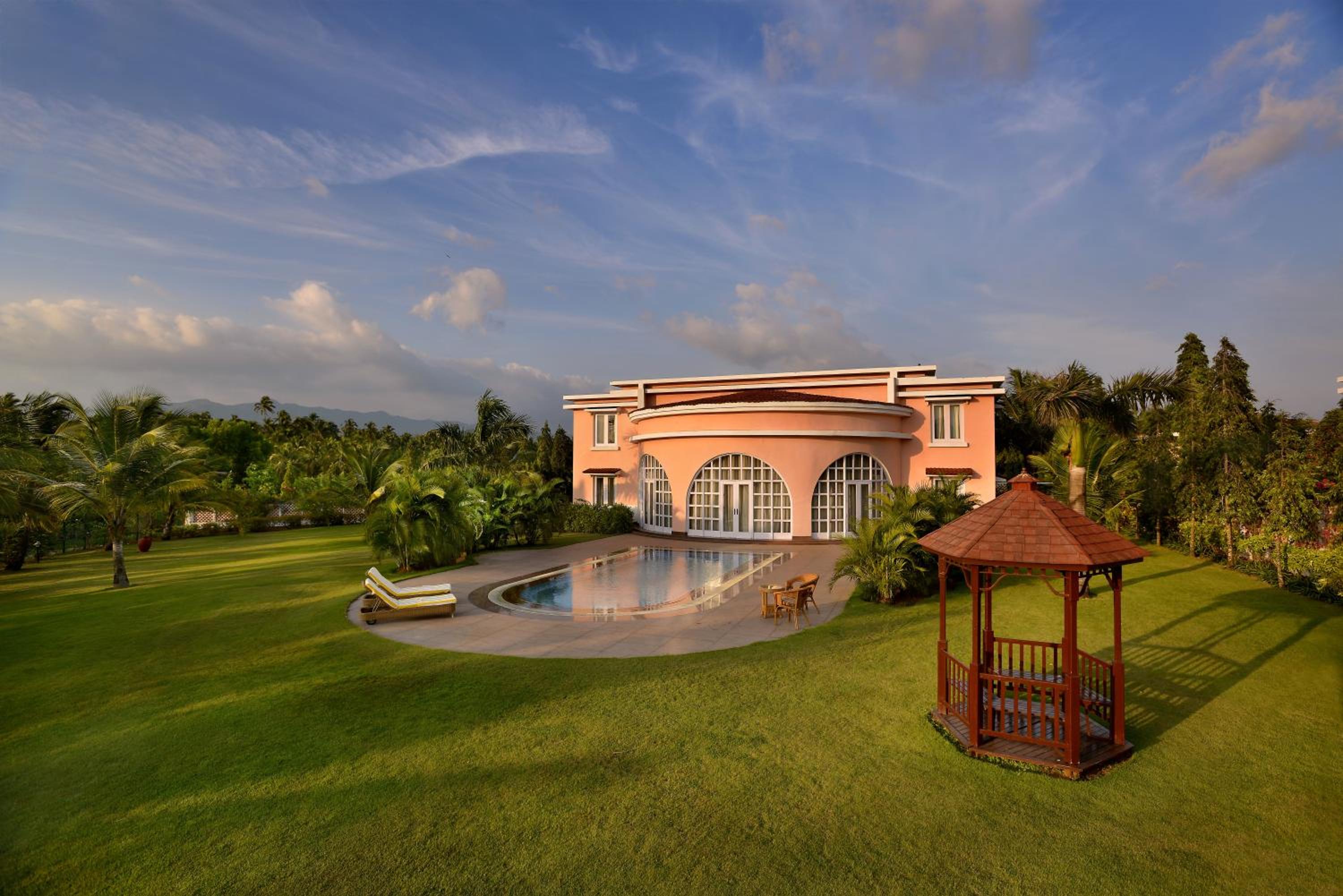 Three-Bedroom - 15% Discount on Food & Soft Beverages Three-Bedroom - 15% Discount on Food & Soft Beverages