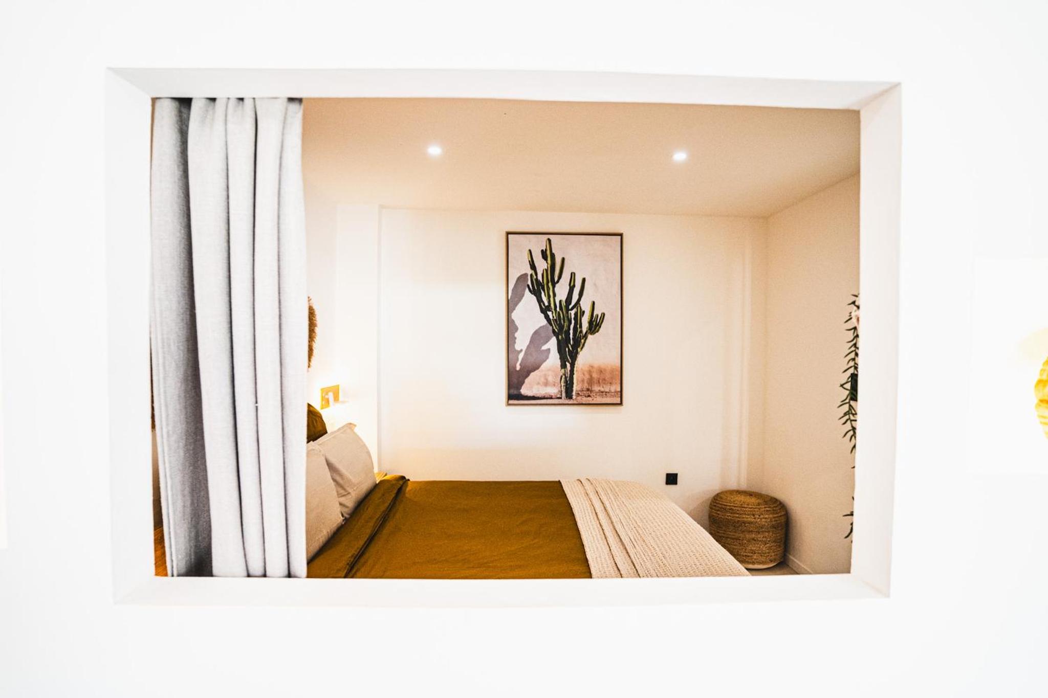 One-Bedroom Apartment photo 2