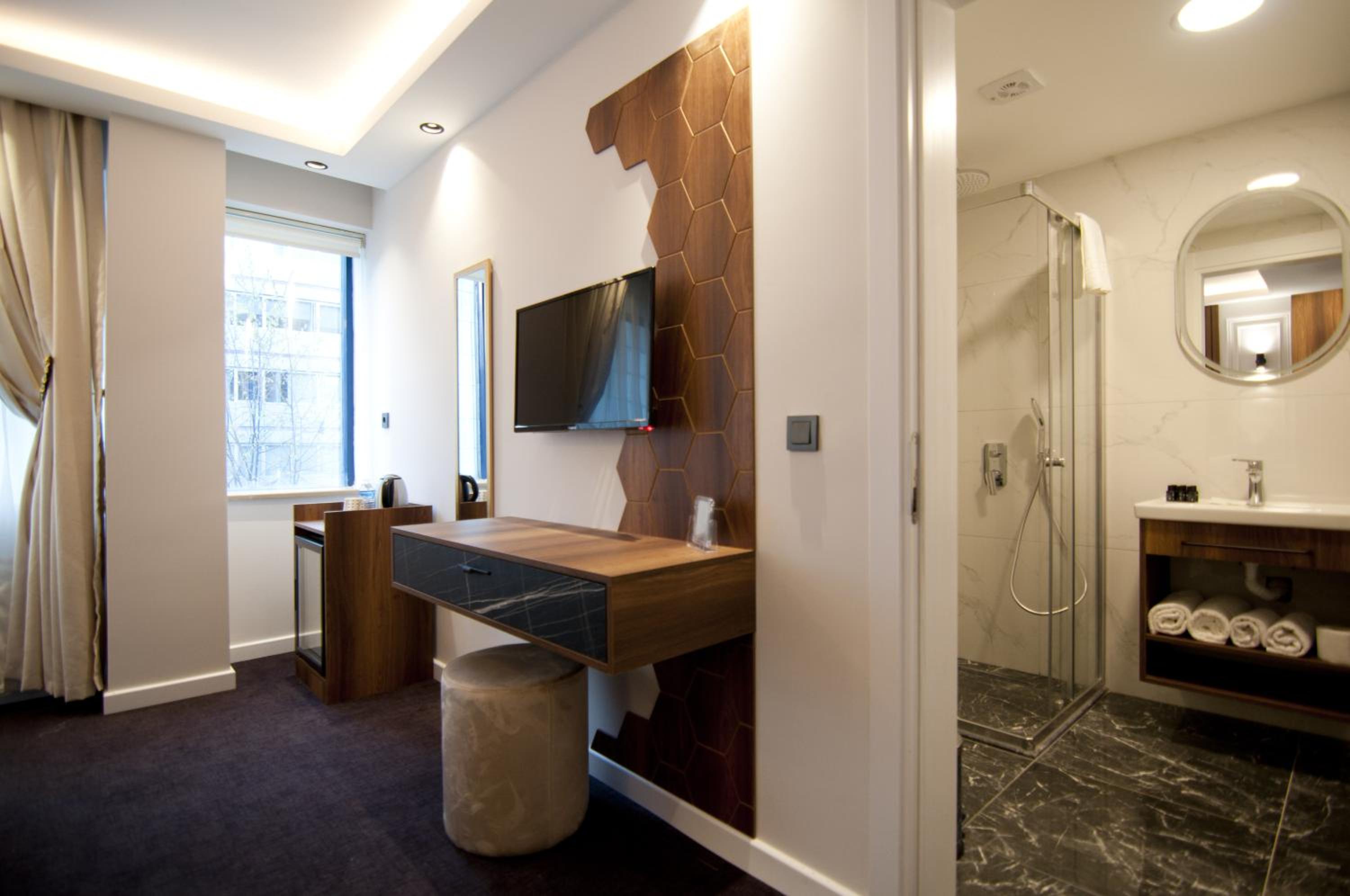 Deluxe Twin Room photo 2