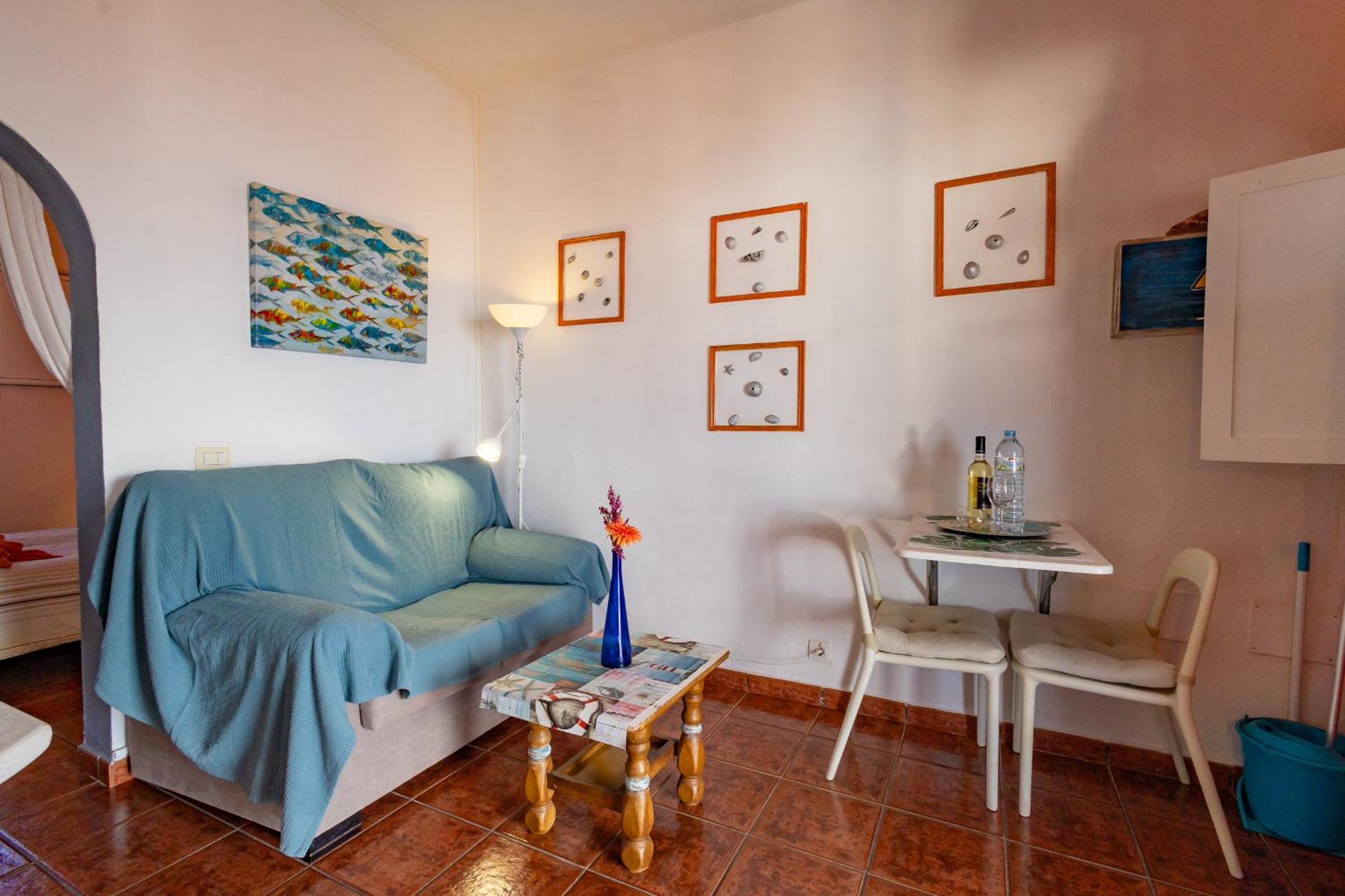 Apartamento de una habitación con vista al mar (2 adultos)