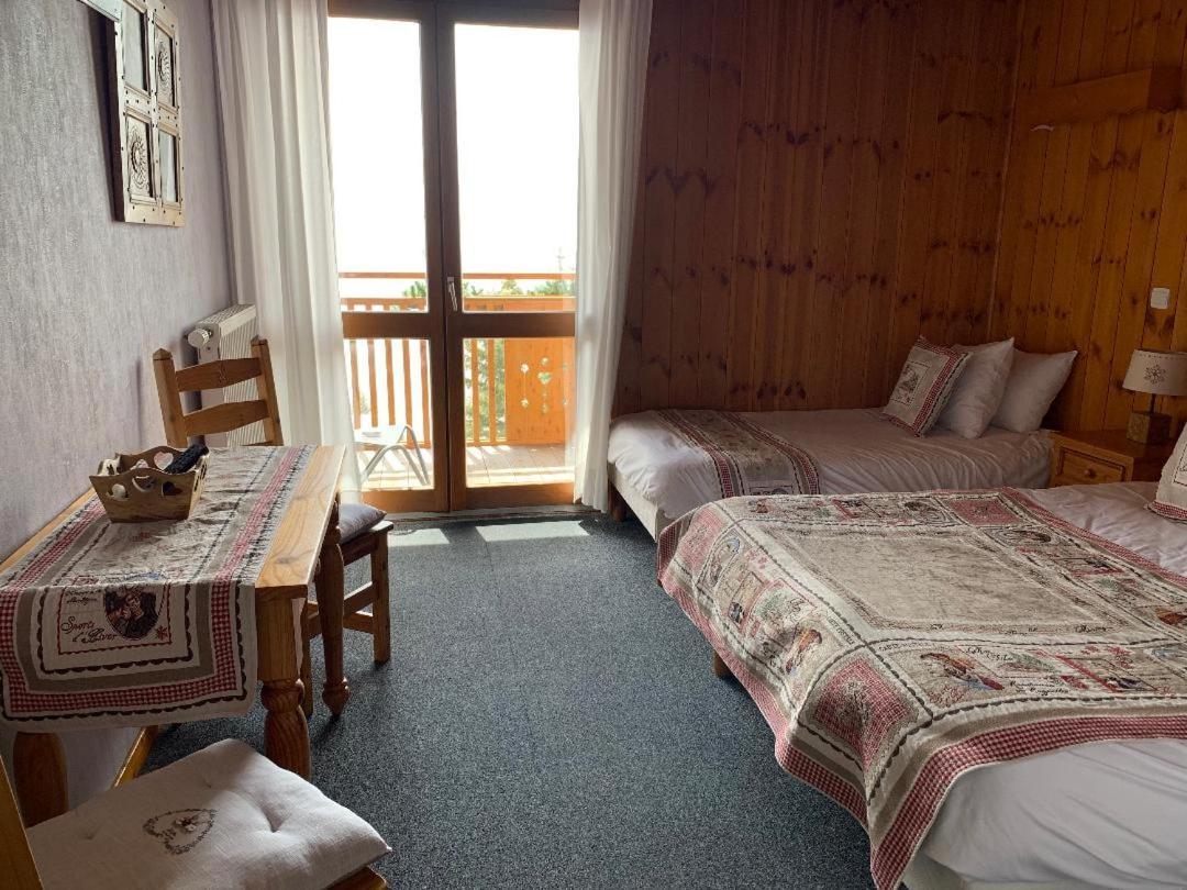 Triple Room with Balcony - Les Catrems  photo 3