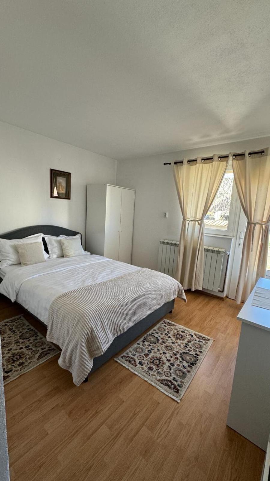 Three-Bedroom Apartment - Photo 17