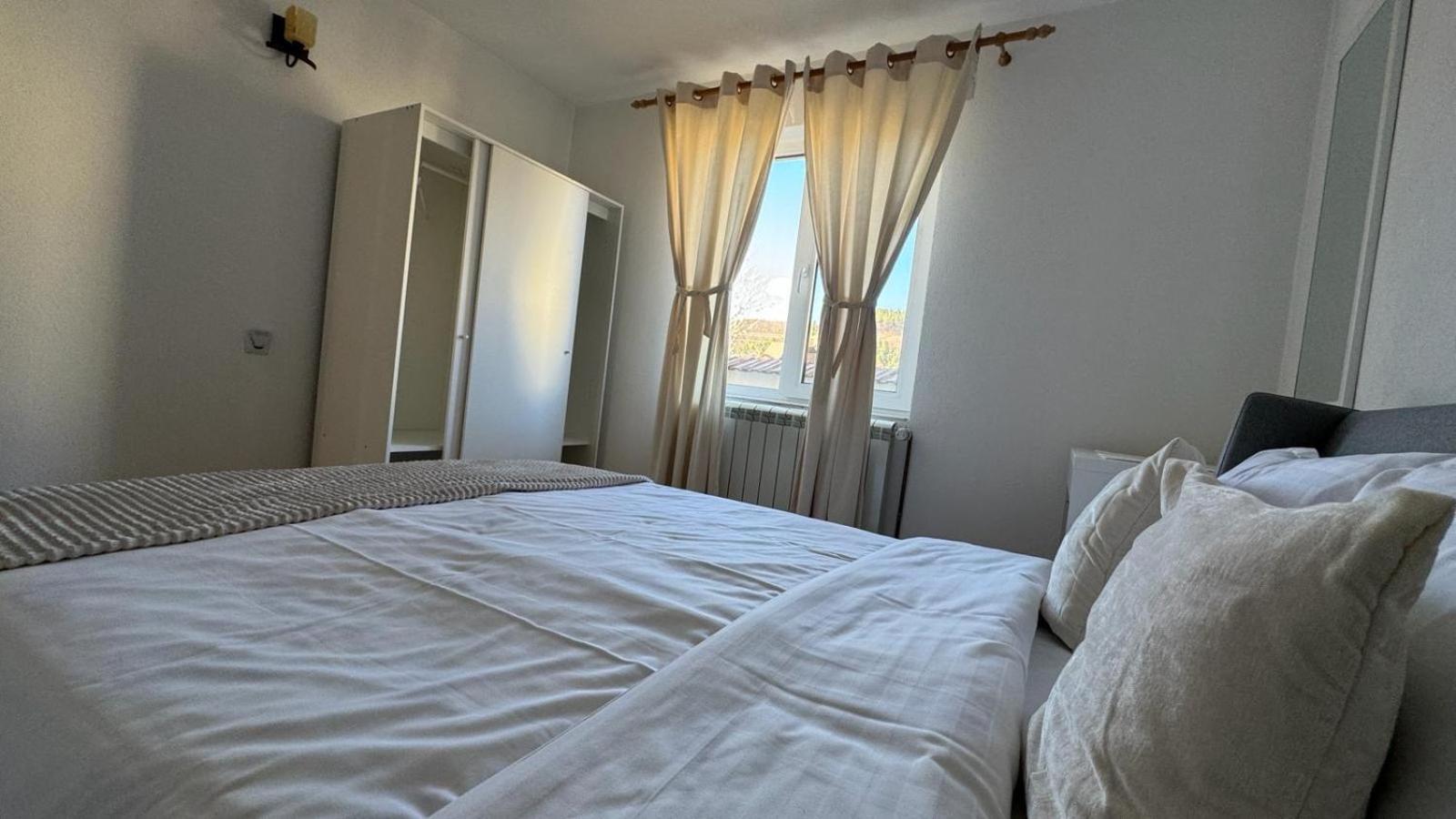 Three-Bedroom Apartment - Photo 4