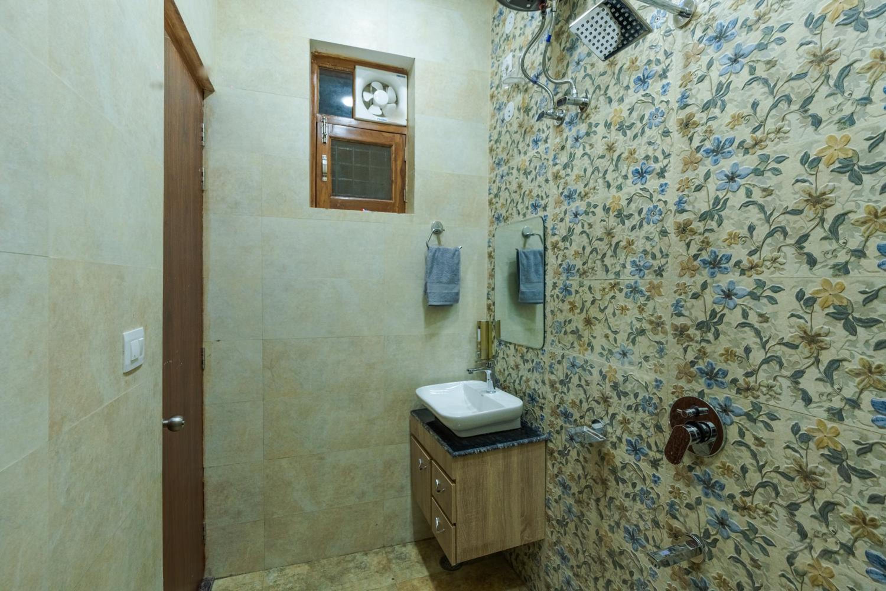 Three-Bedroom Villa photo 3