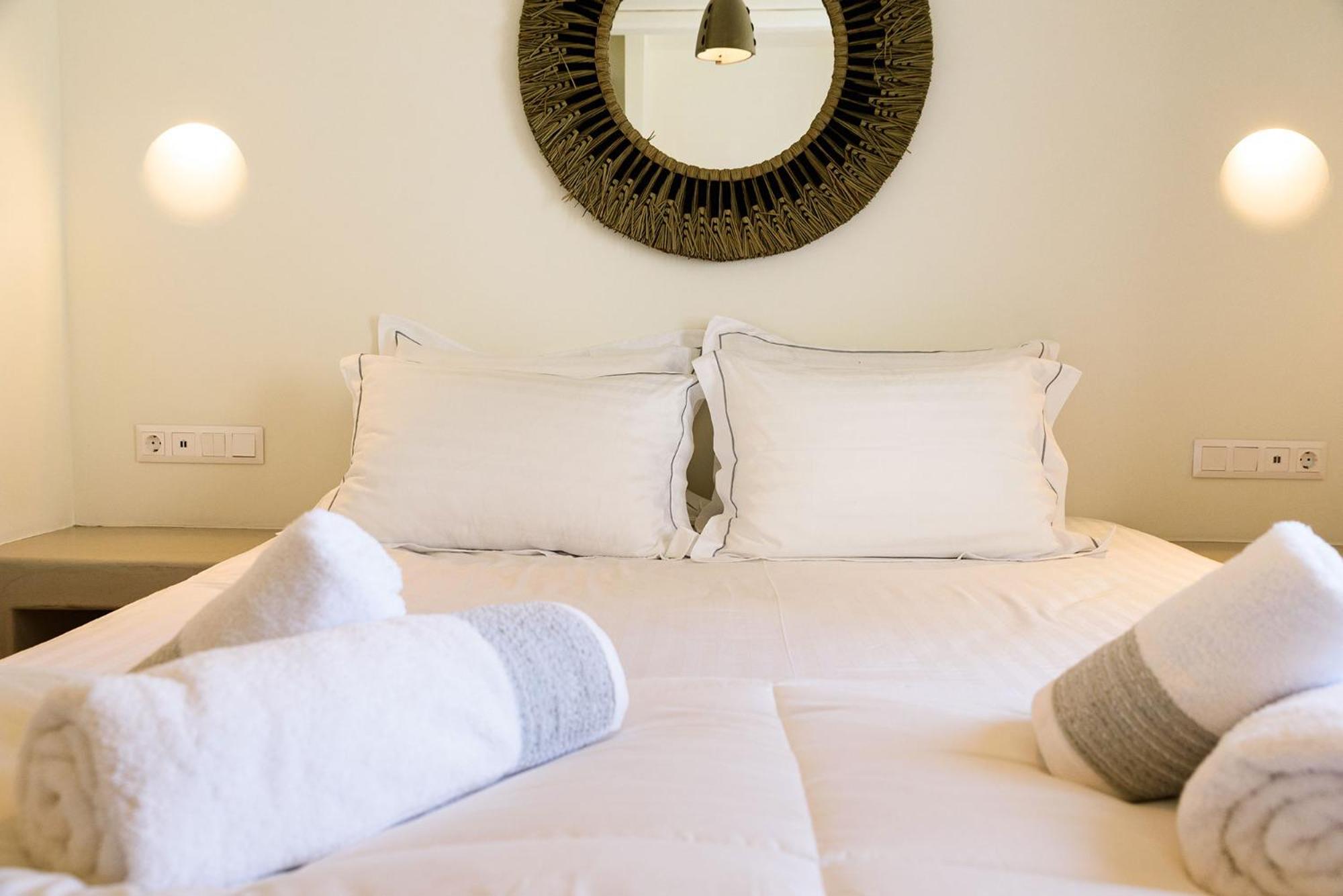 Deluxe Suite with Spa Bath