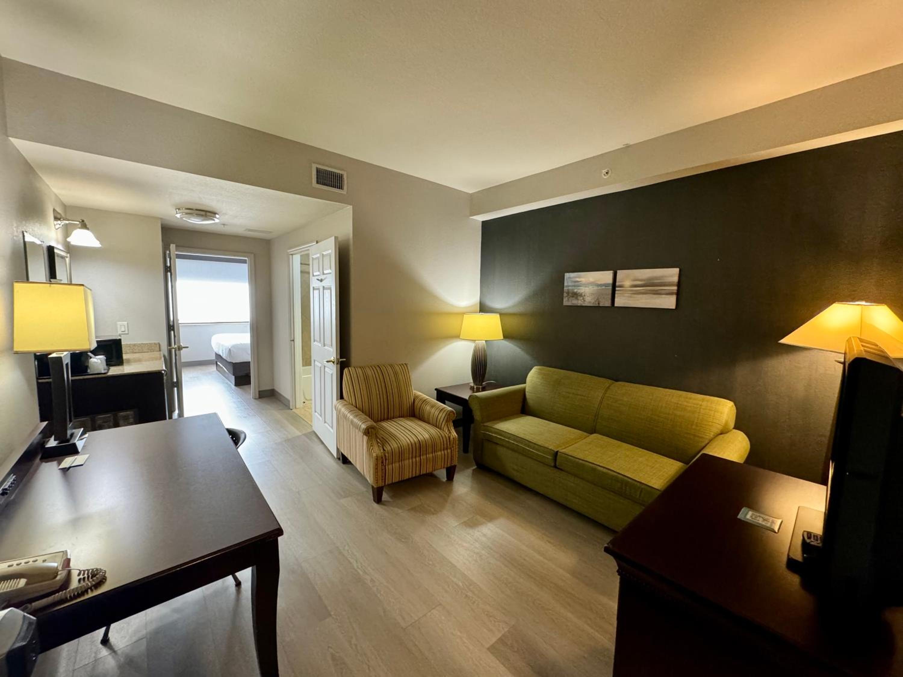 One-Bedroom King Suite with Sofa Bed - Non-Smoking - Photo 1