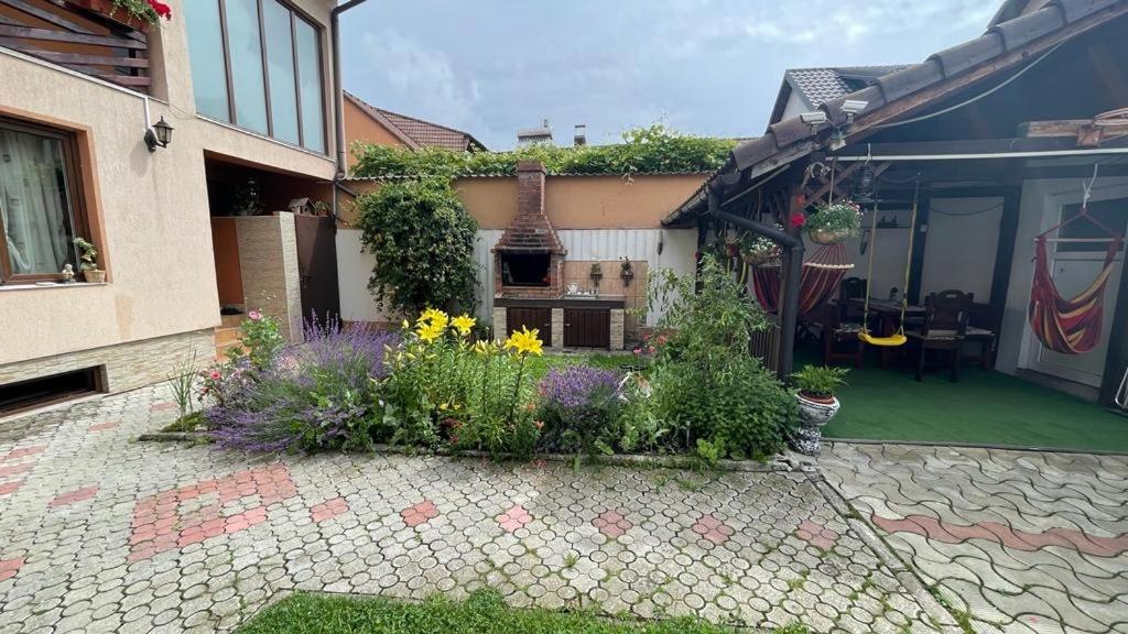 Three-Bedroom Apartment - Photo 5