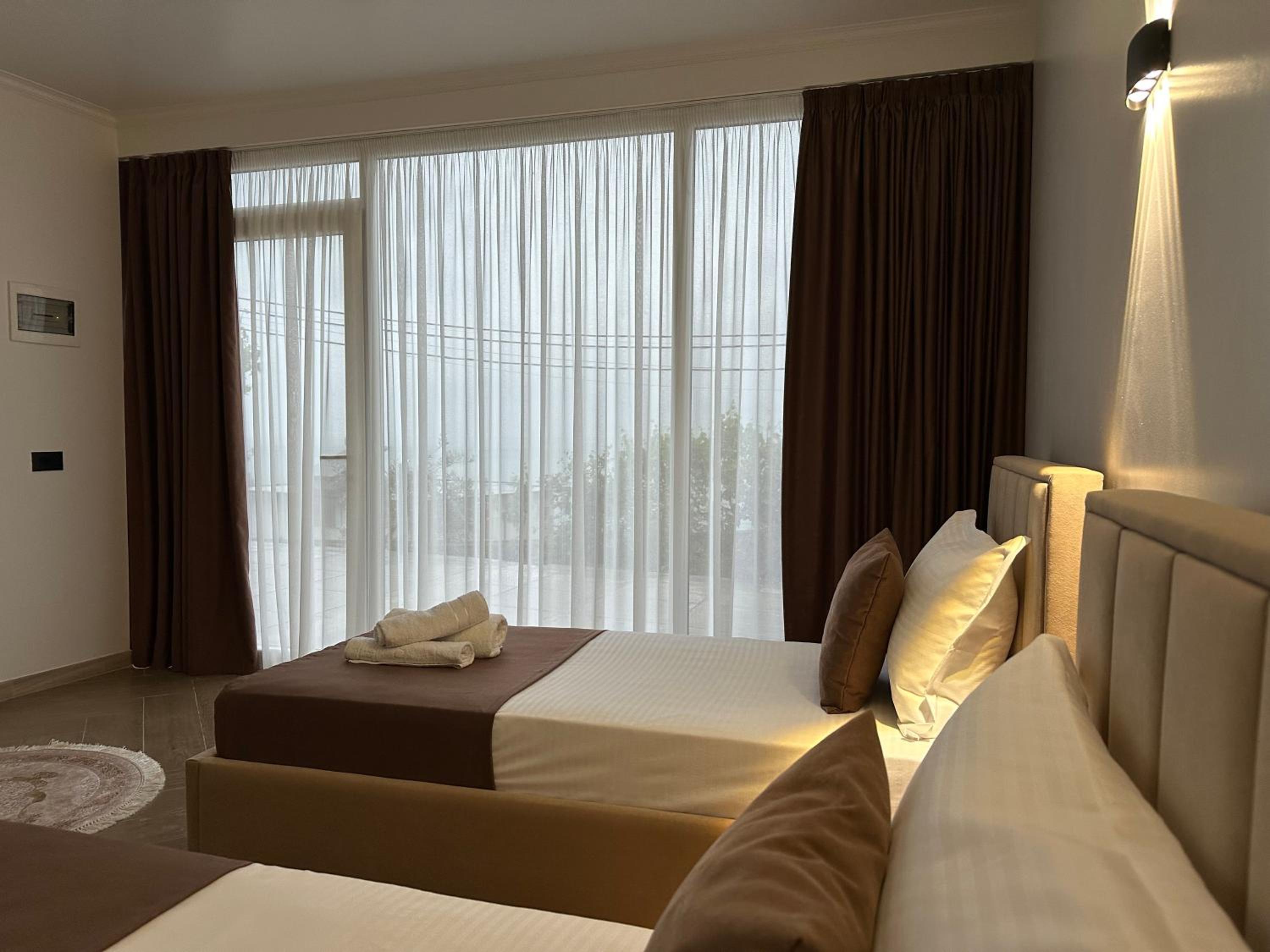 Triple Room with Lake View