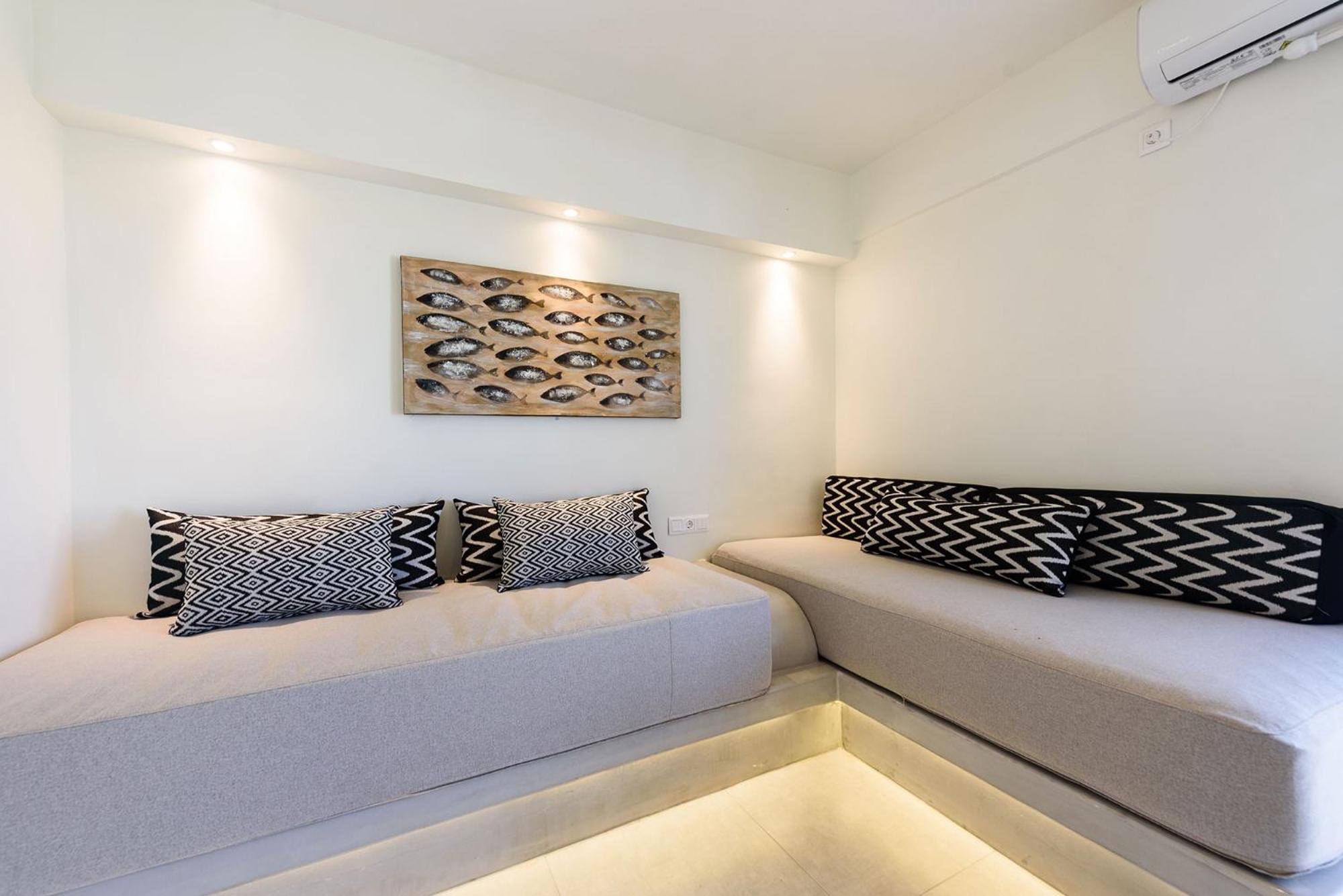 Deluxe Suite with Spa Bath photo 3