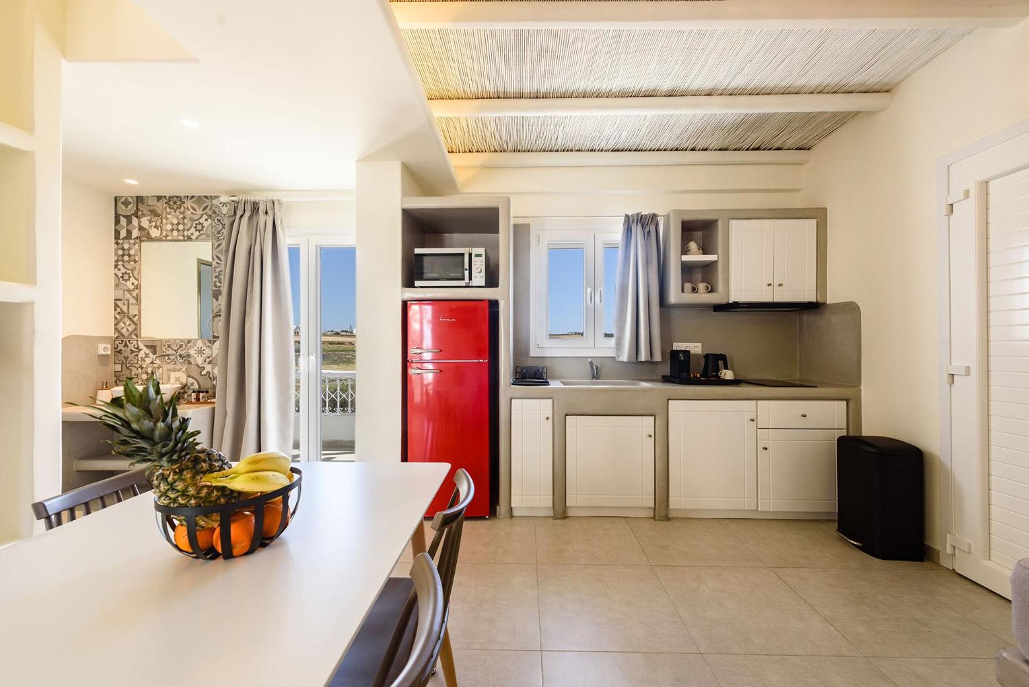 Deluxe Suite with Sea View and Outdoor Hot Tub photo 3